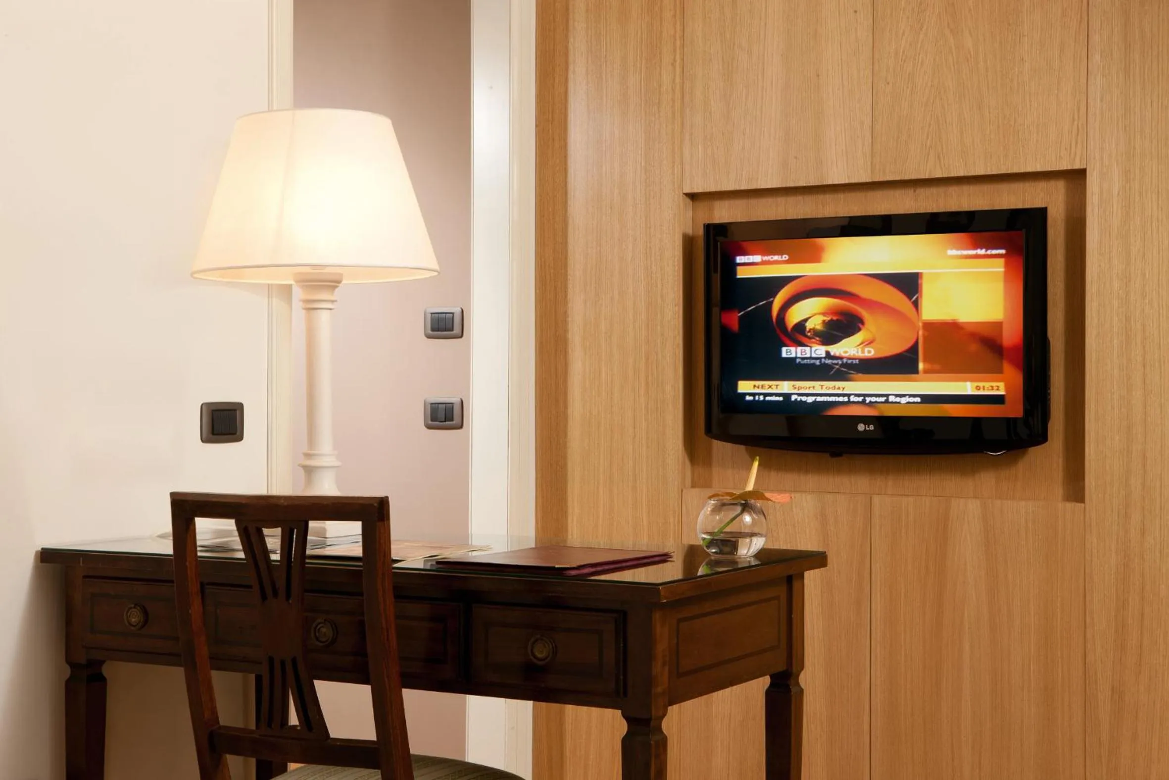 TV and multimedia in Park Hotel Villa Grazioli