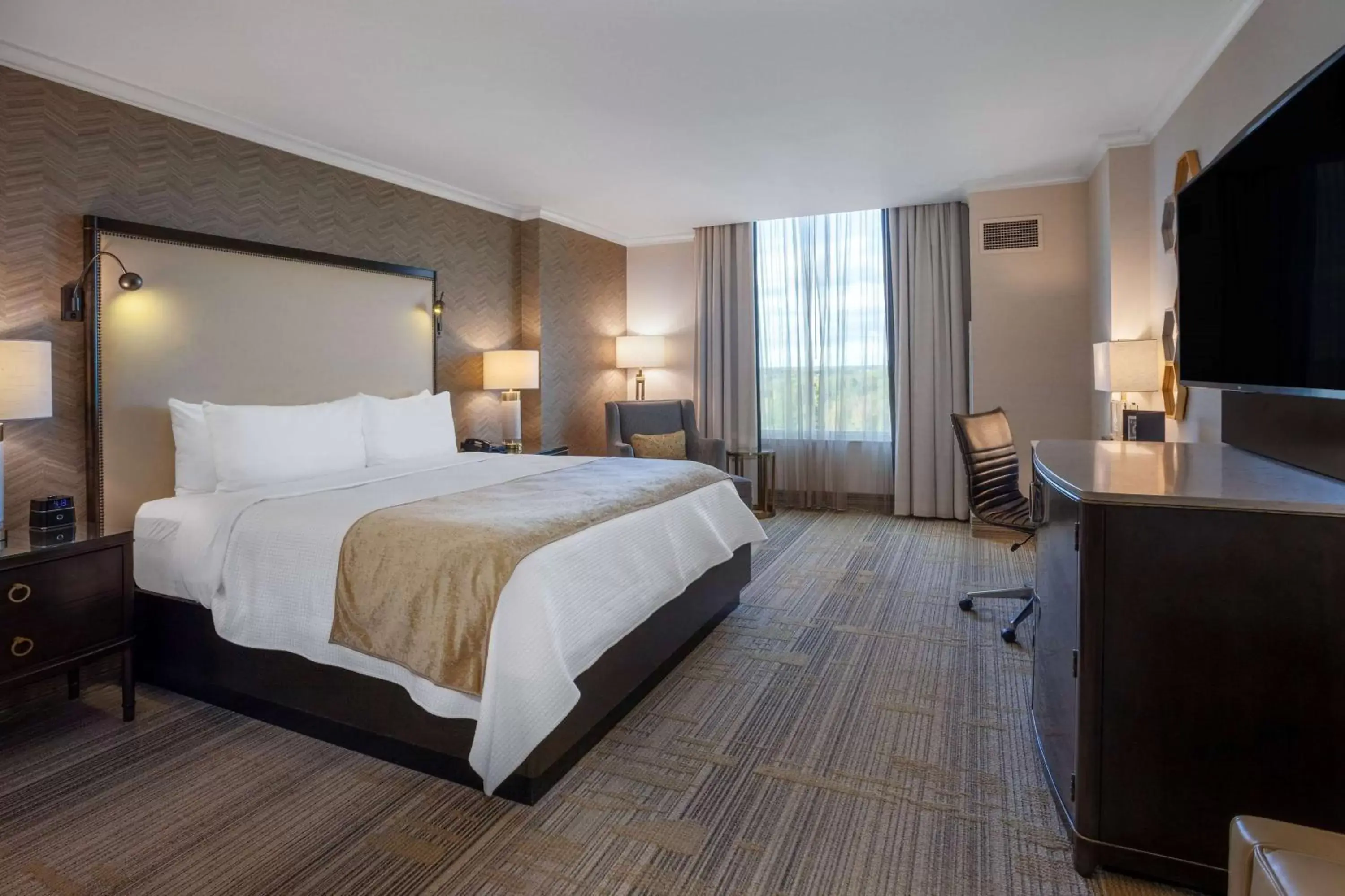 Bed in Grandover Resort & Spa, a Wyndham Grand Hotel