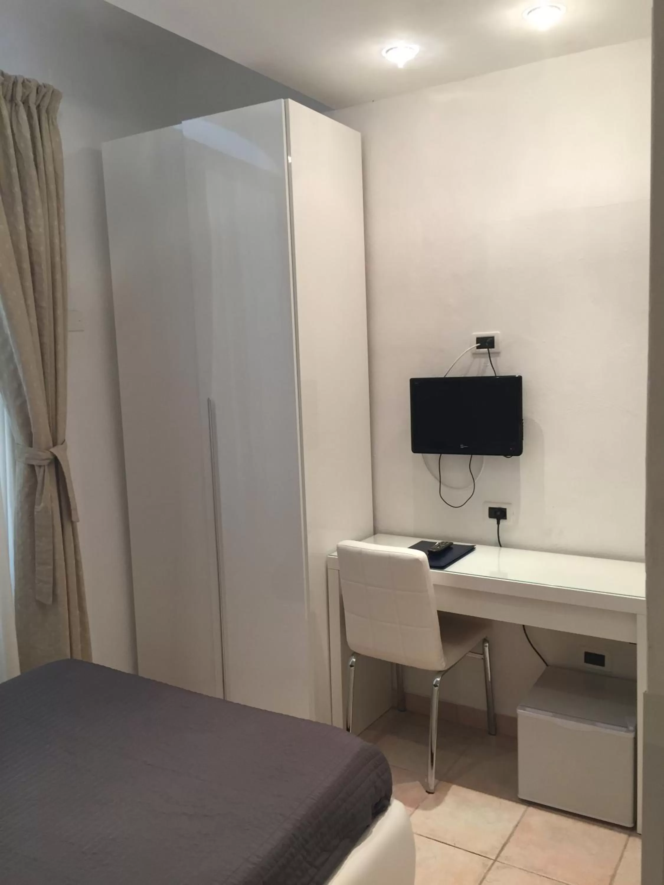 Photo of the whole room, Bed in Villa Accini