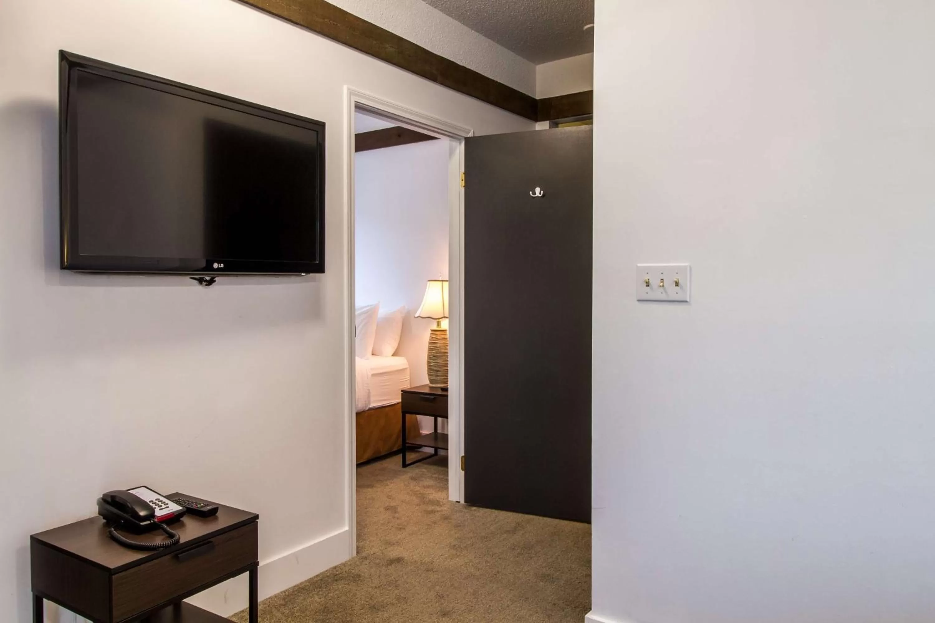 Photo of the whole room, Bed in Stoke Hotel SureStay Collection by Best Western