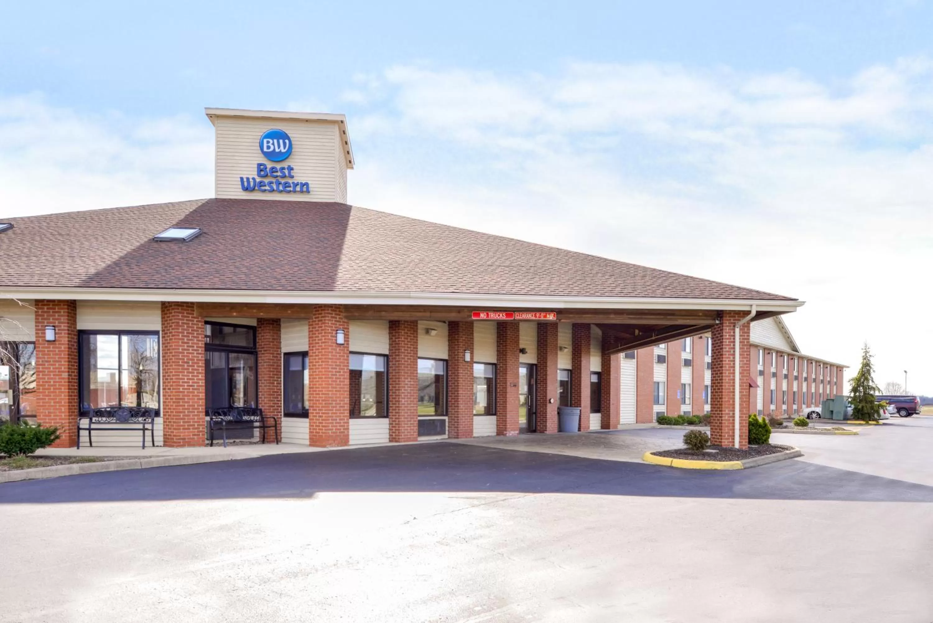 Property building in Best Western Canal Winchester Inn-Columbus South East