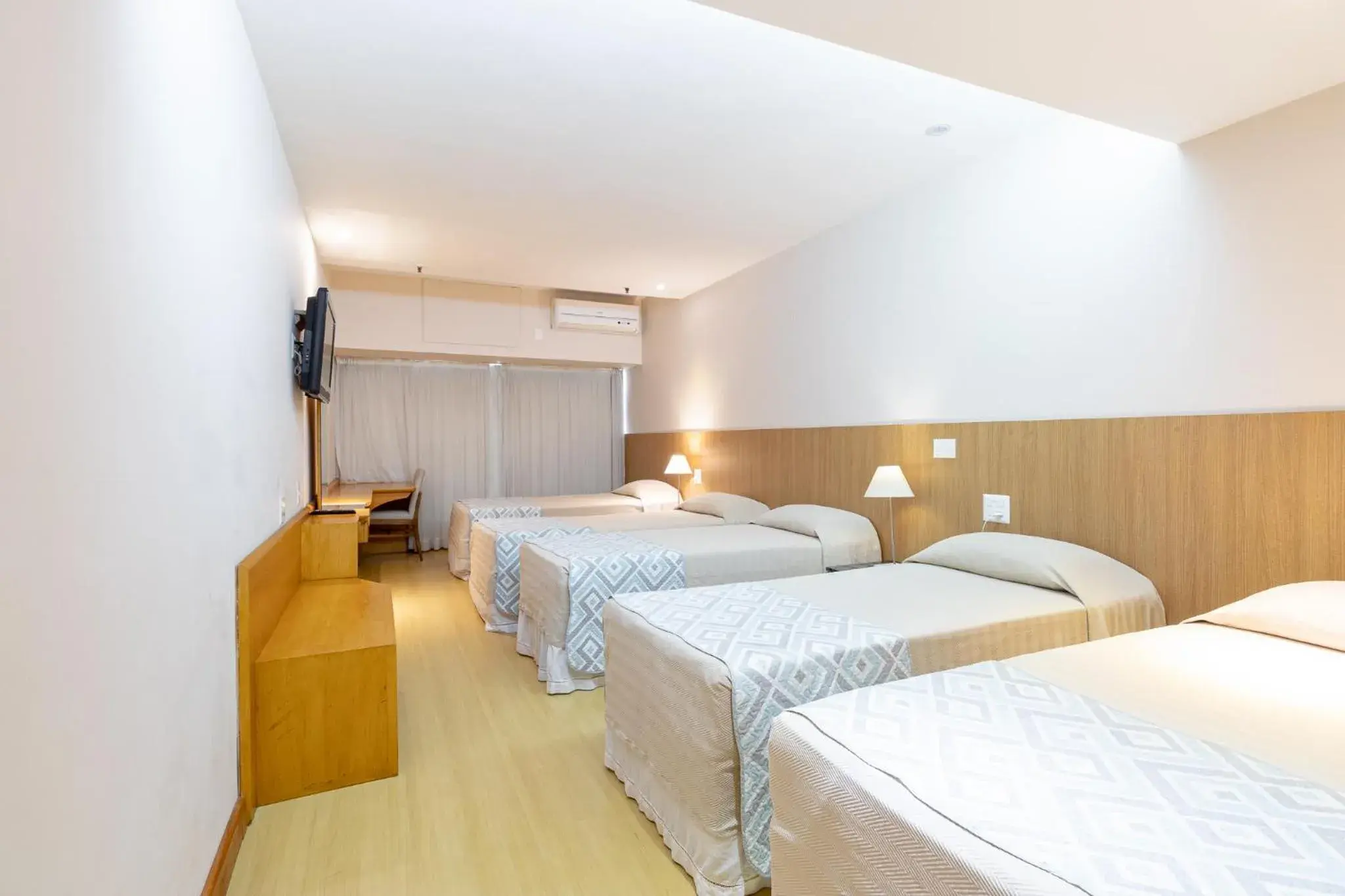 Property building, Bed in South American Copacabana Hotel