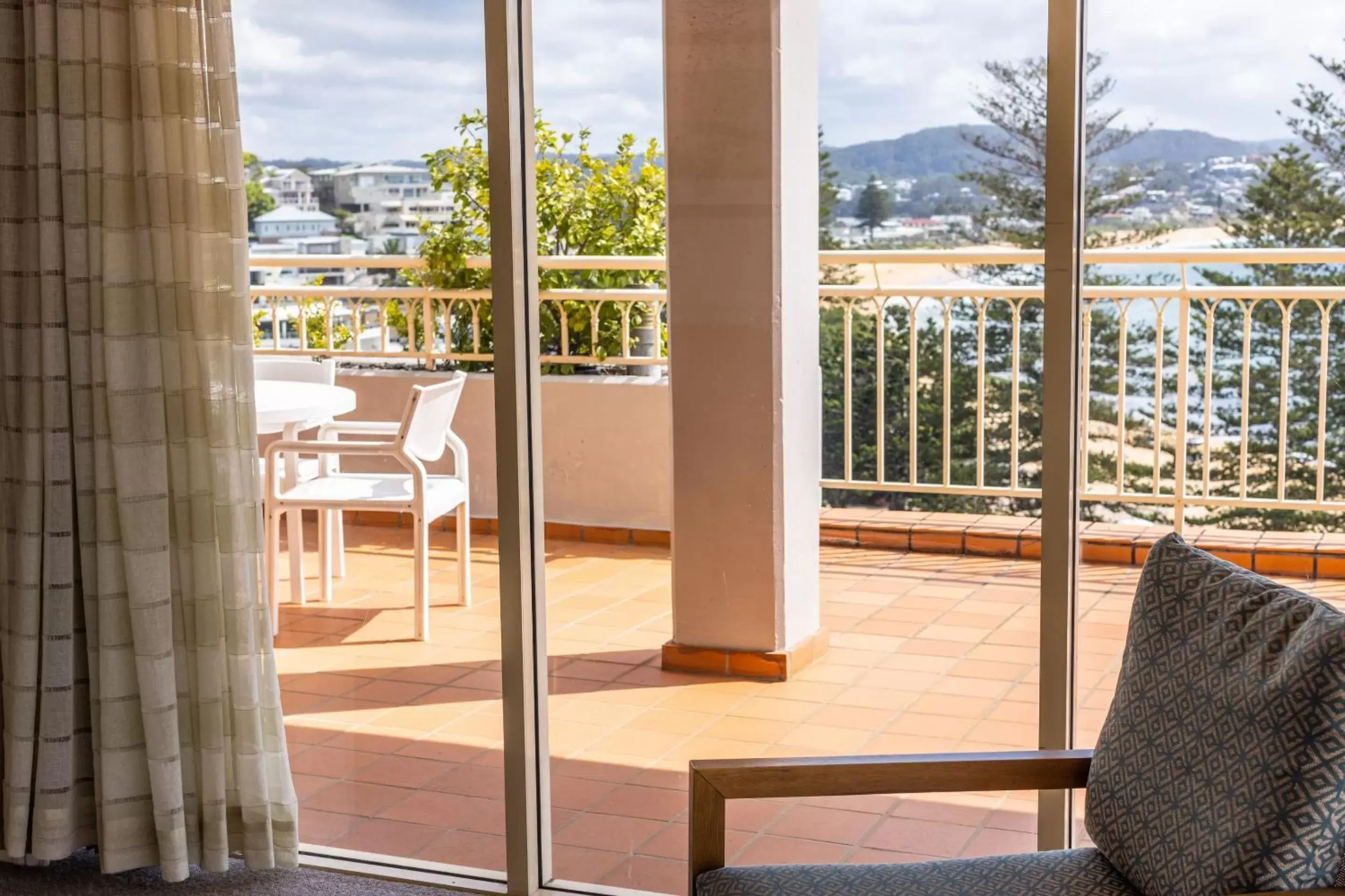 Photo of the whole room, Balcony/Terrace in Crowne Plaza Terrigal Pacific, an IHG Hotel