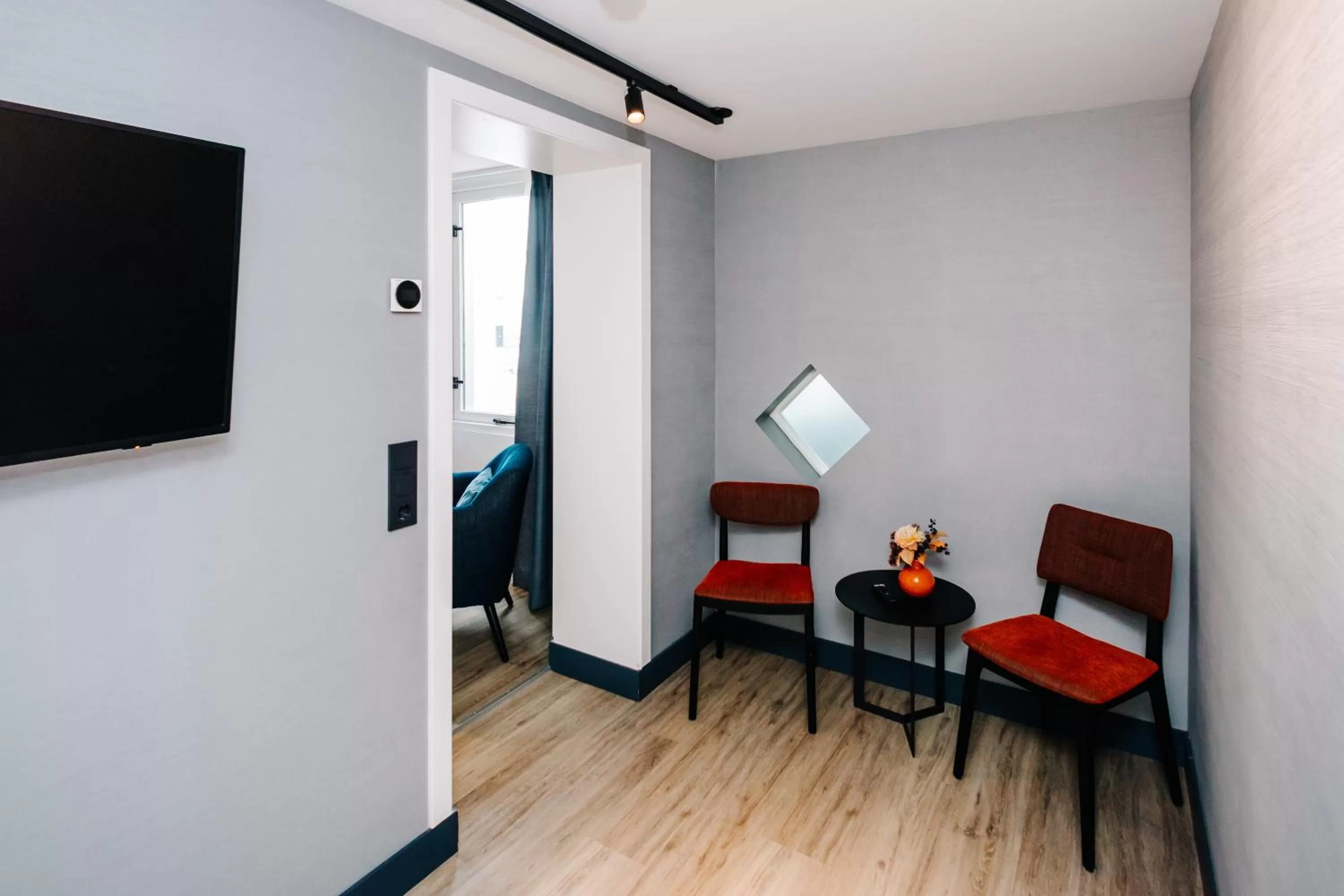 TV and multimedia in Amsterdam Beach Hotel