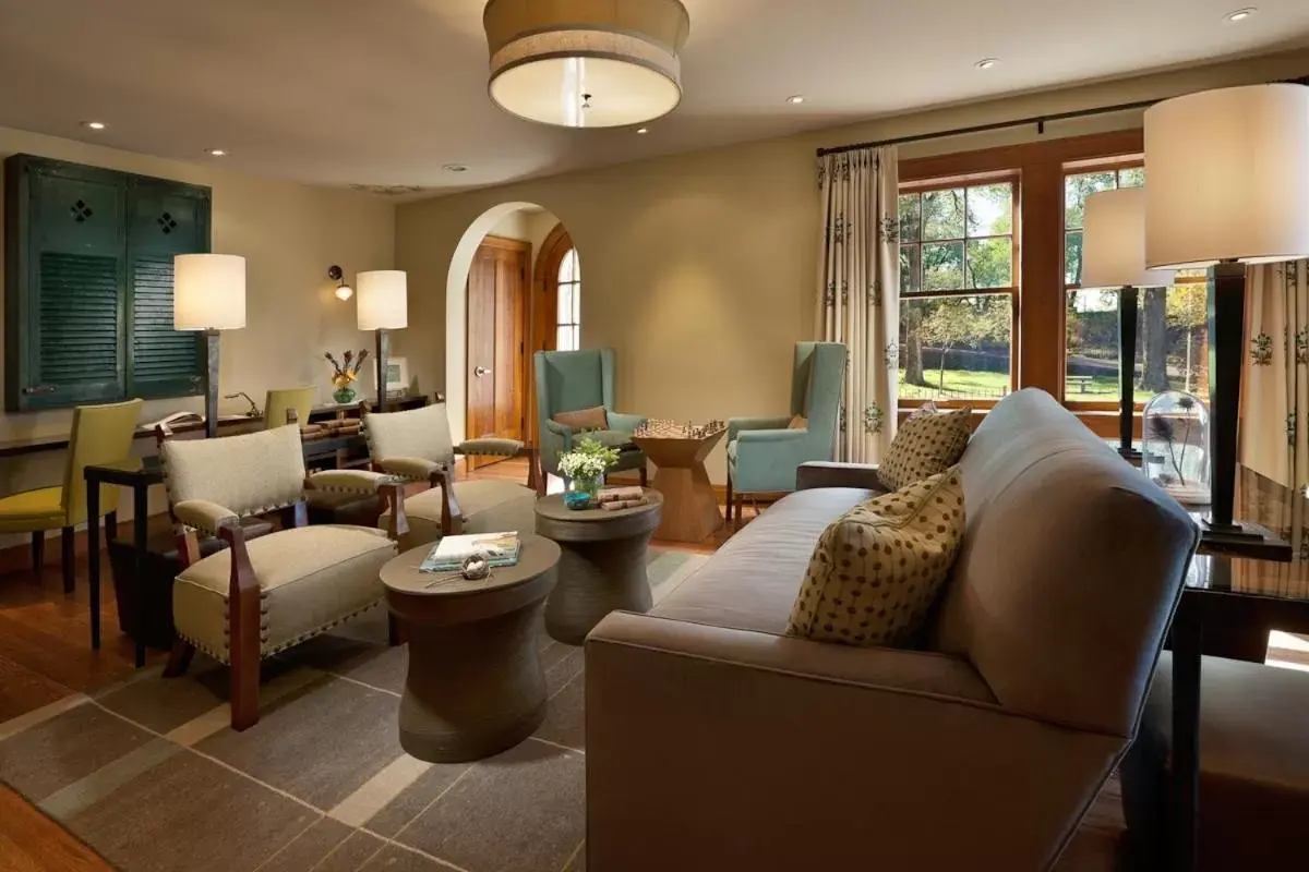 Lobby or reception, Seating Area in Hotel Parq Central Albuquerque