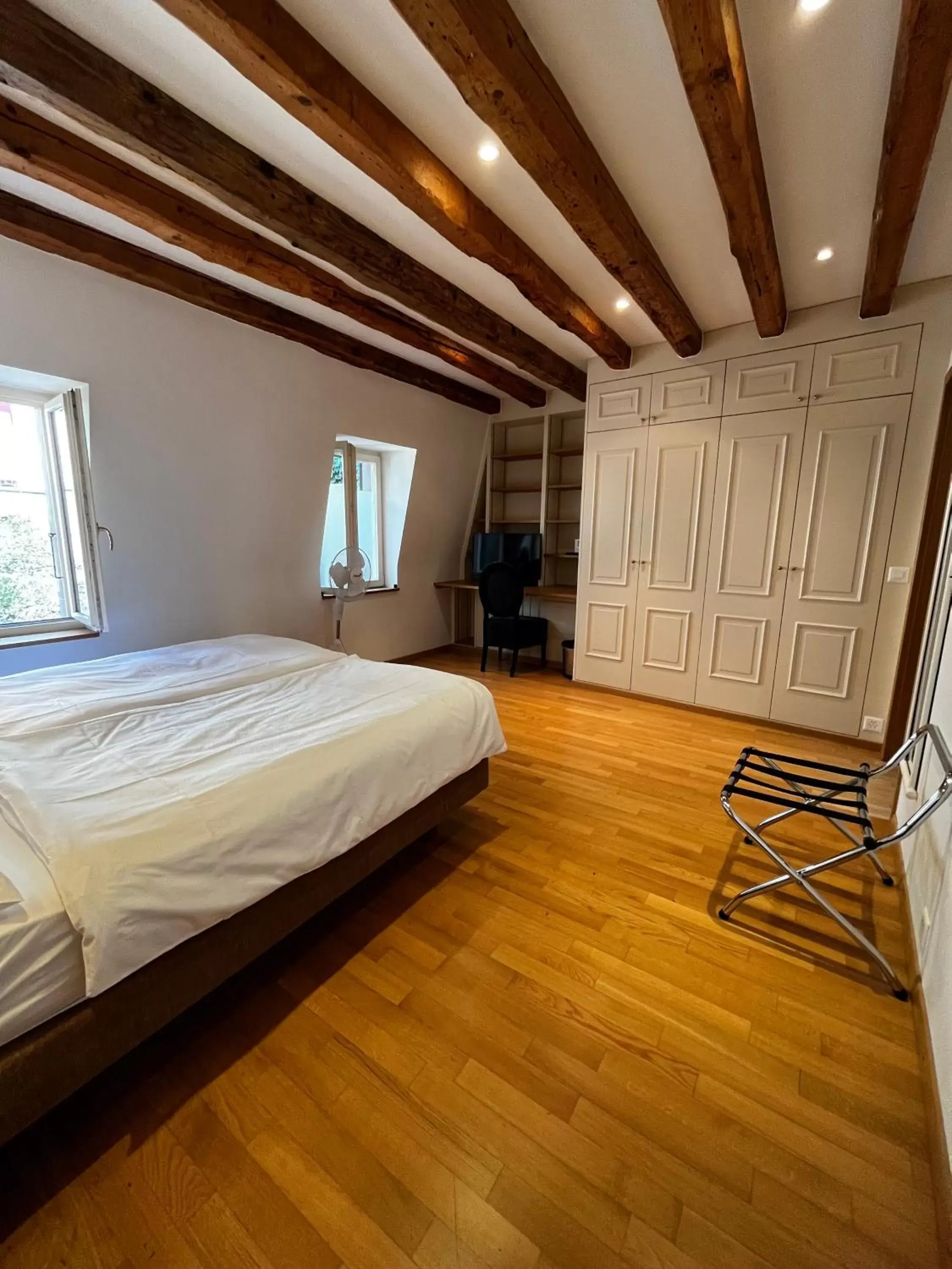 Photo of the whole room, Bed in La Rouvenaz