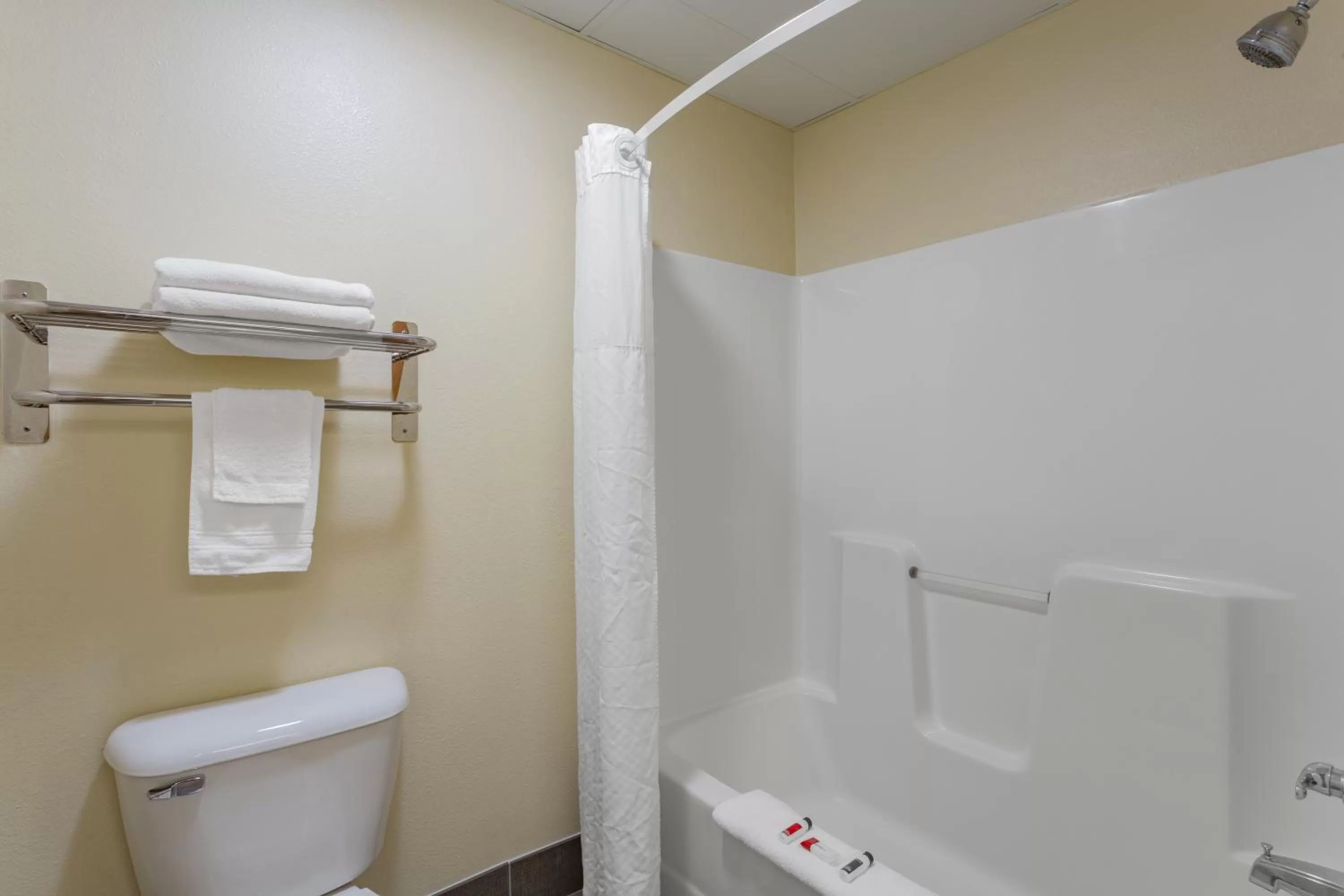 Shower in Super 8 by Wyndham Emmetsburg