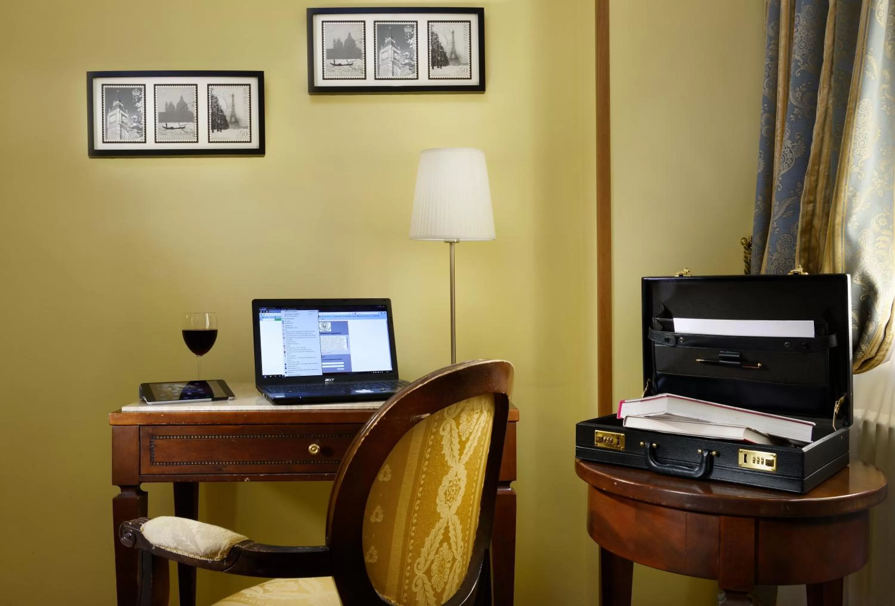 Photo of the whole room in Hotel Tuscolana