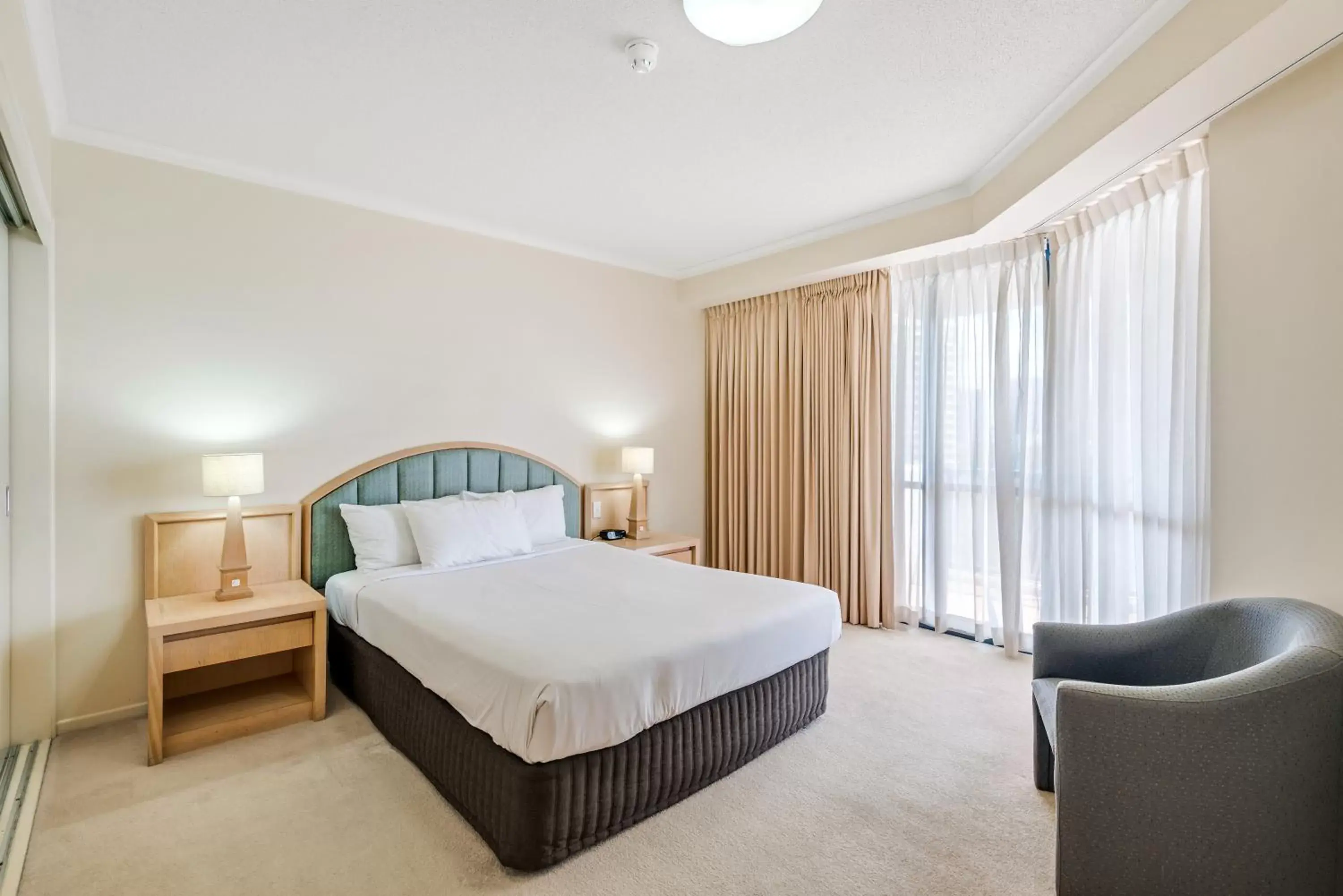 Bedroom, Bed in Central Dockside Apartment Hotel