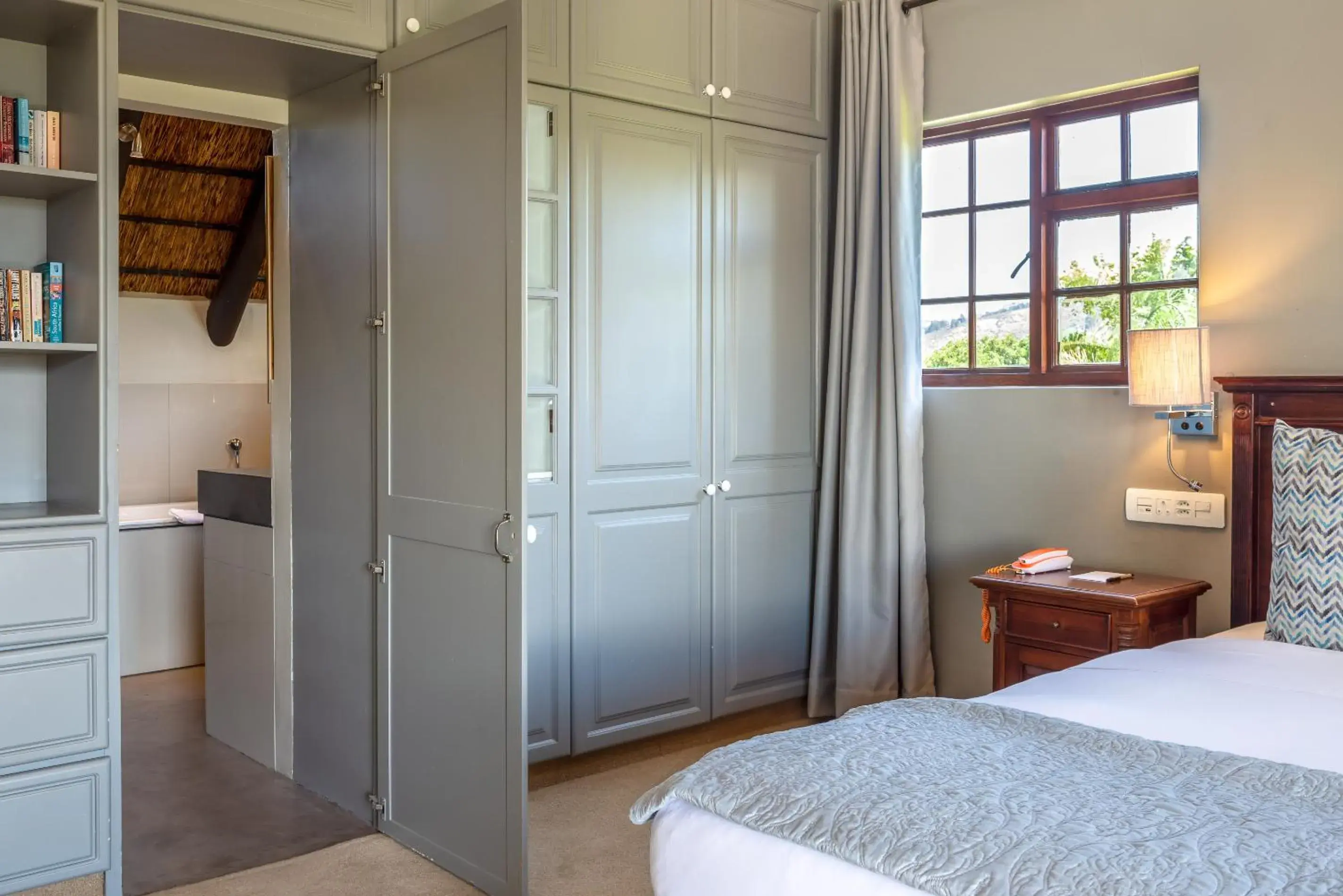 Bedroom, Bed in Wedgeview Country House & Spa