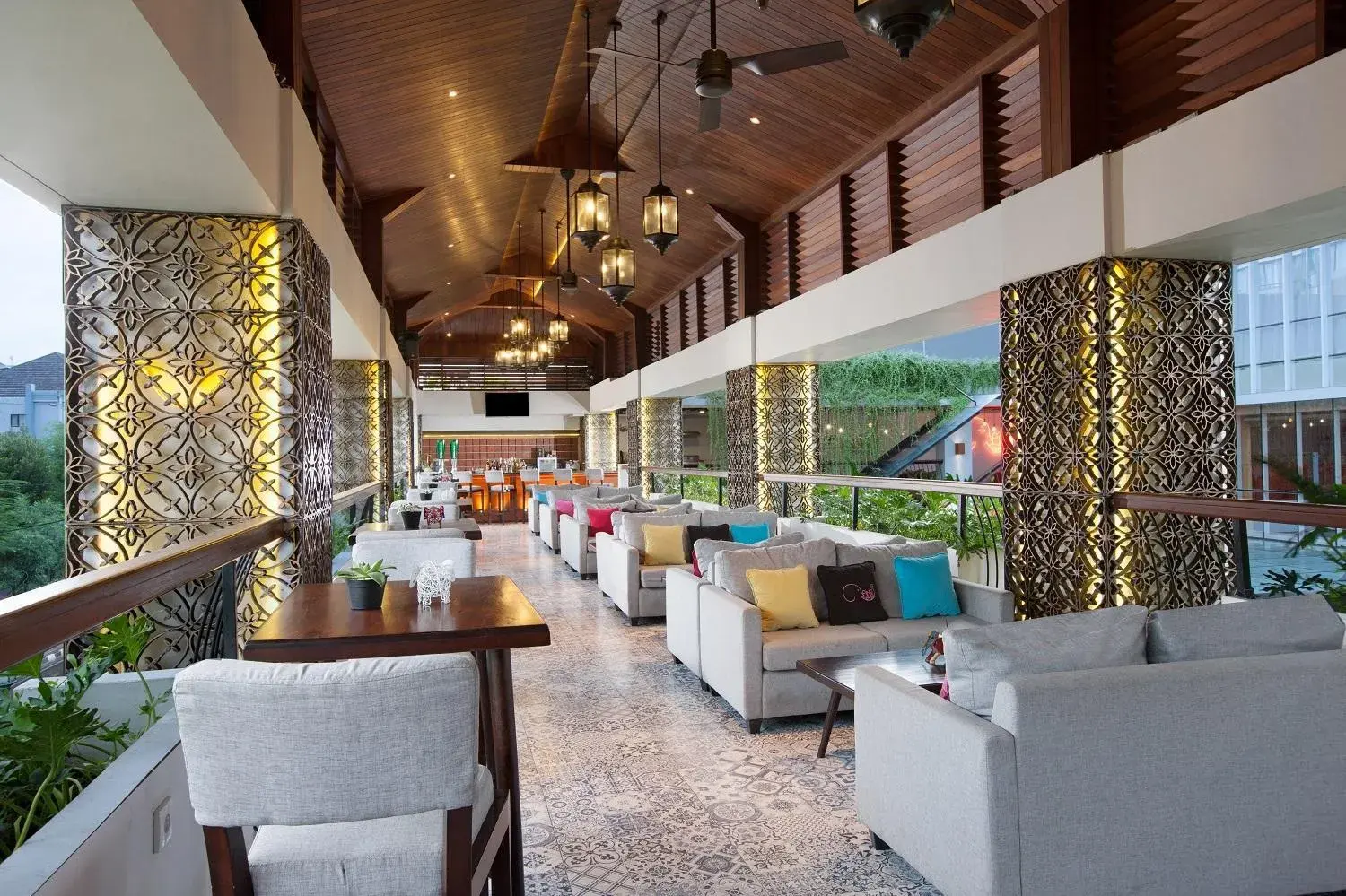 Lounge or bar, Restaurant/Places to Eat in The 1o1 Yogyakarta Tugu Hotel