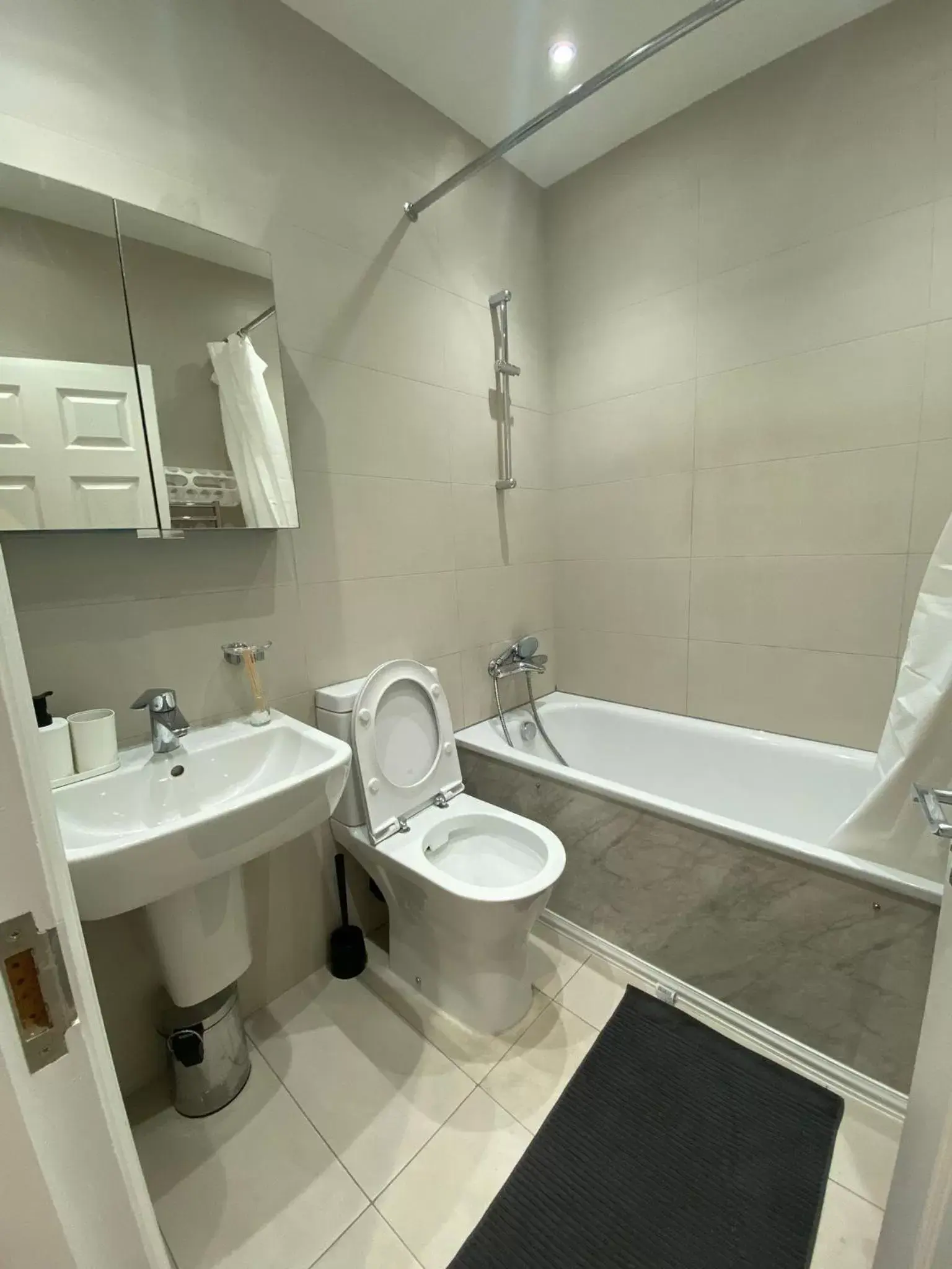 Bathroom in 4 Wharncliffe Drive