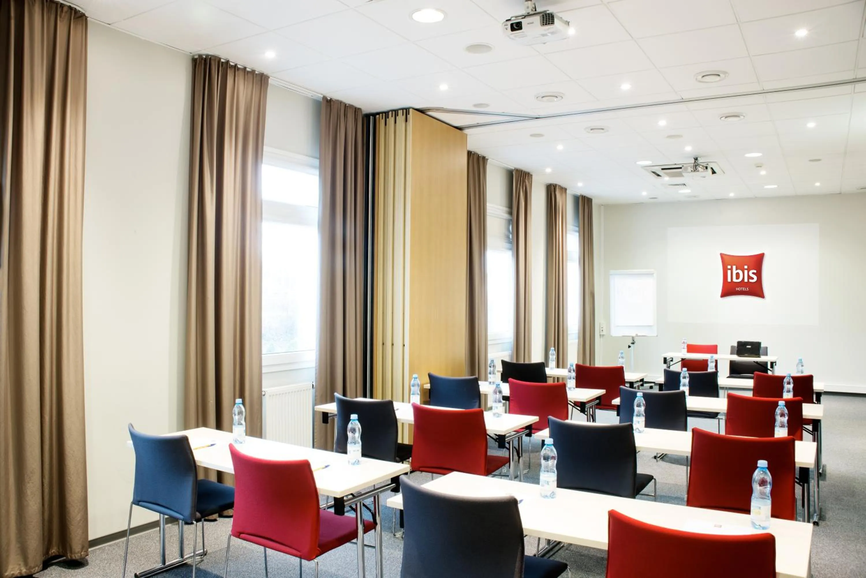 Business facilities in Ibis Warszawa Ostrobramska