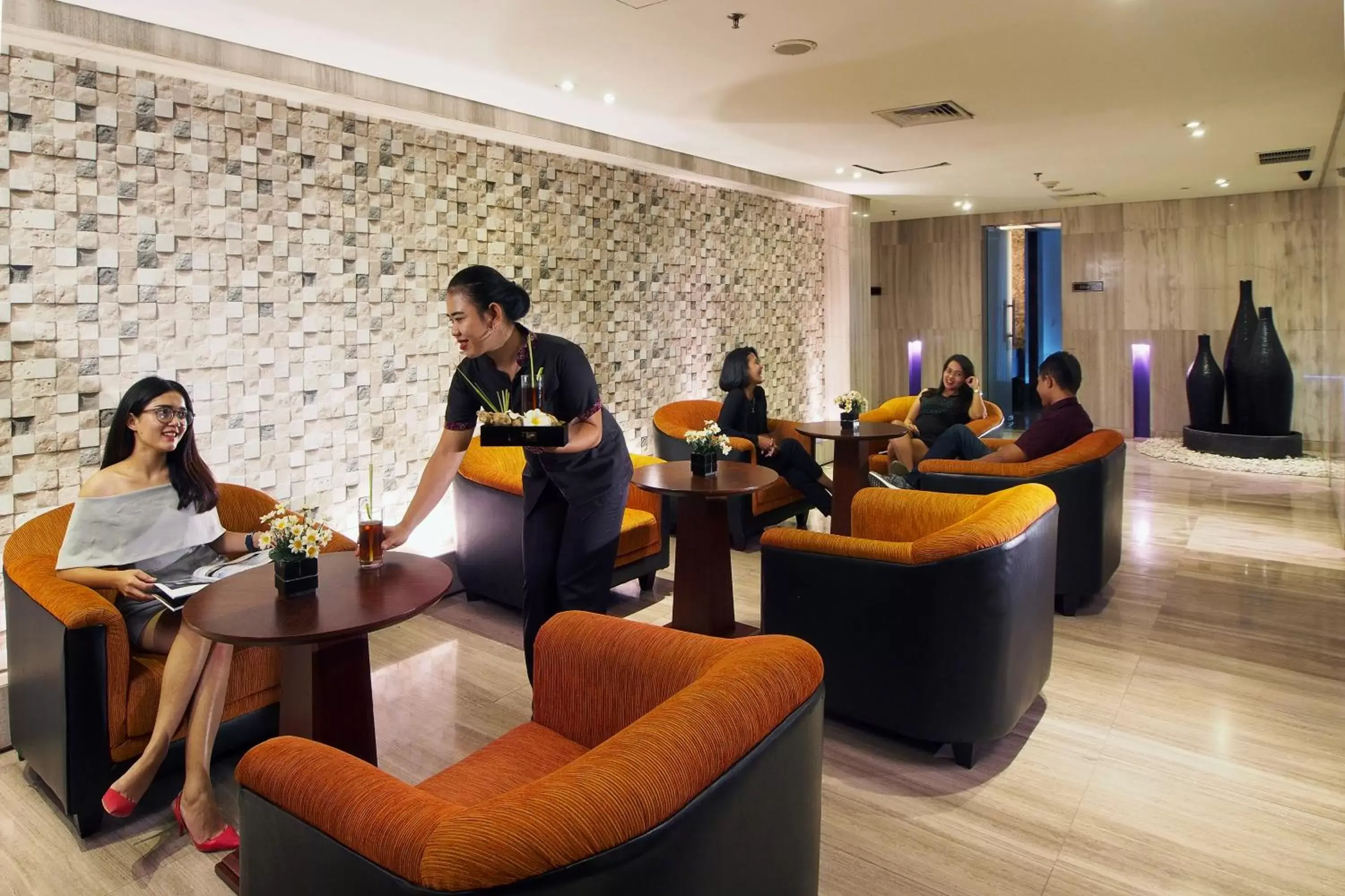 On-site shops in Cambridge Hotel Medan