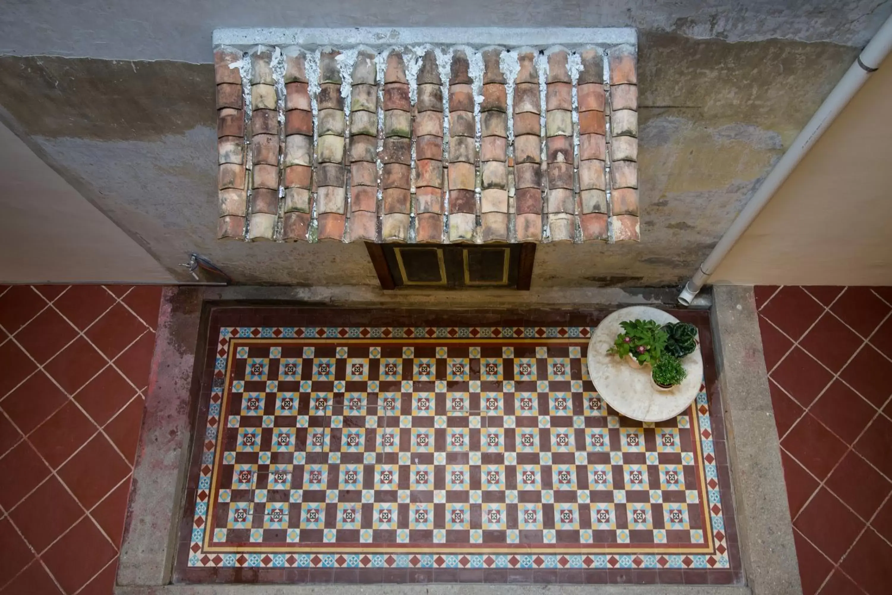 Decorative detail in Muntri Mews