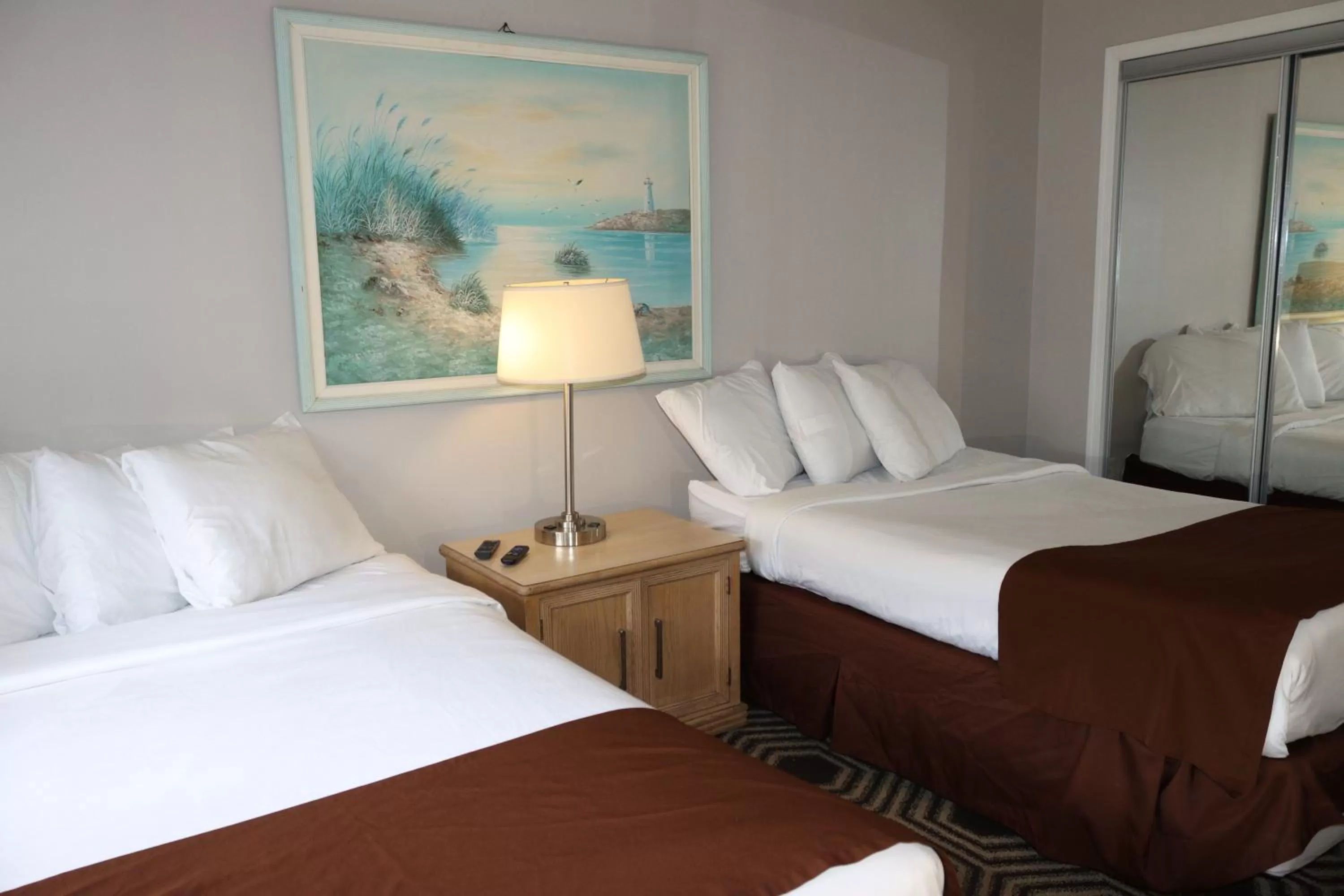 Bedroom in The Burgundy Inn Hotel and Apartments