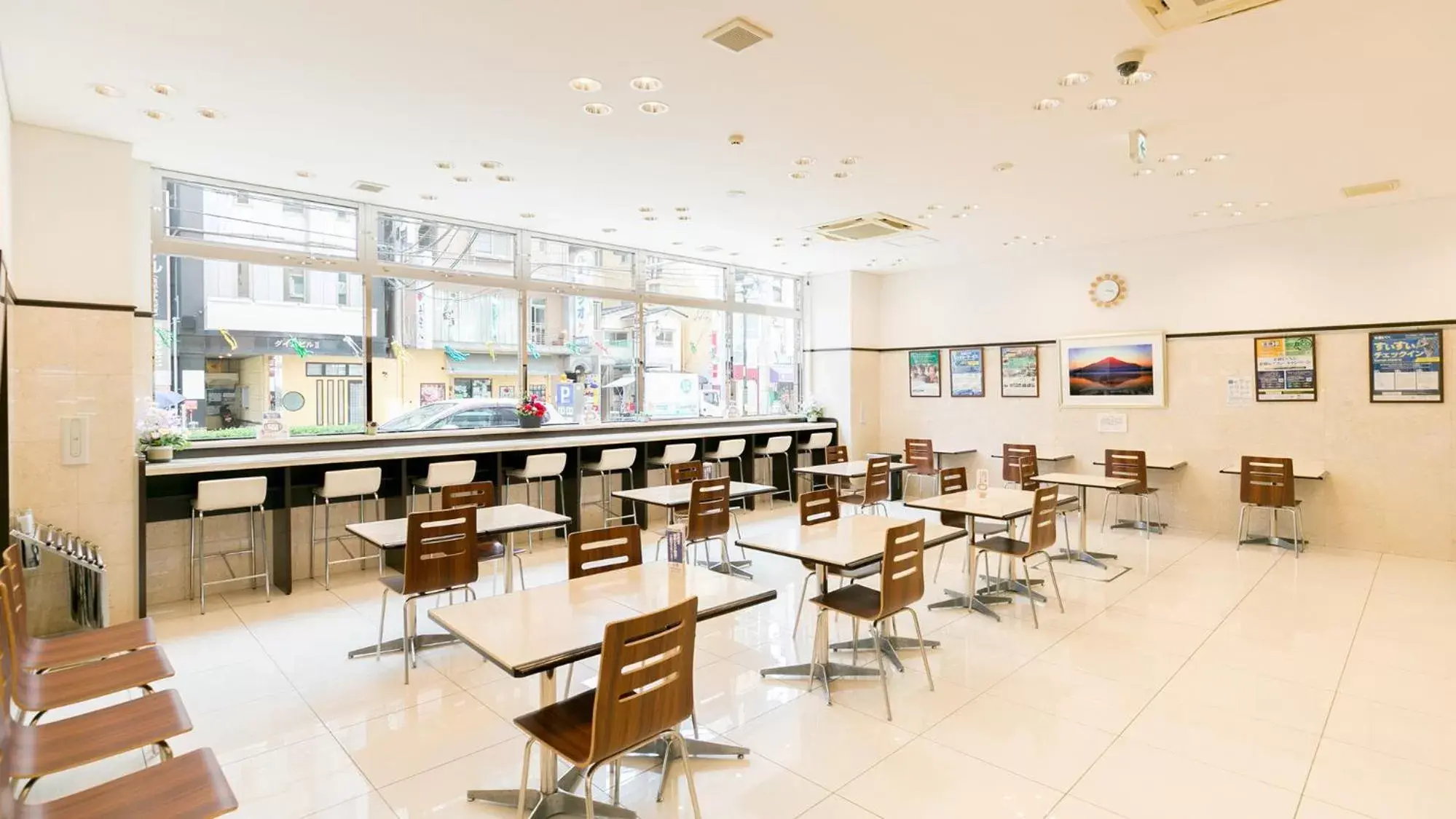 Lobby or reception, Restaurant/Places to Eat in Toyoko Inn Kagoshima chuo eki Higashi guchi