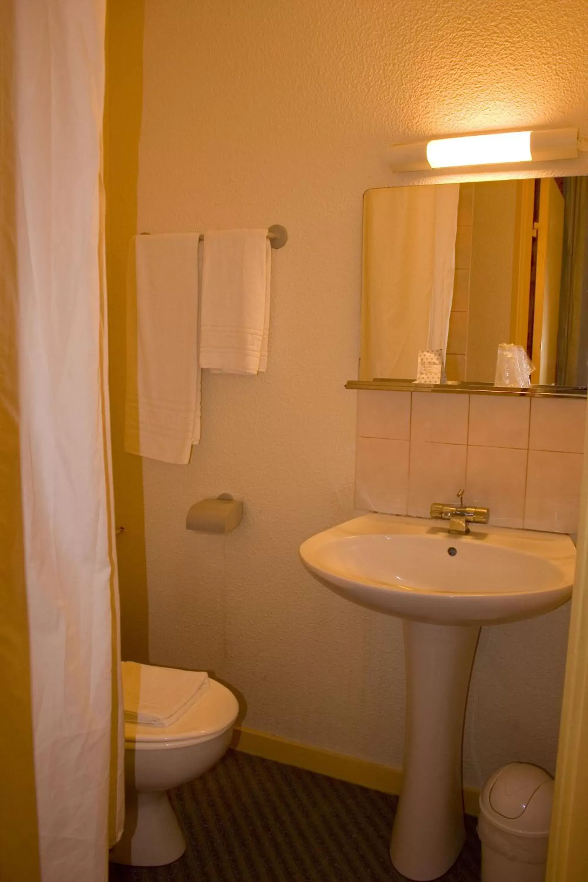 Bathroom in Hotel de L'Opéra