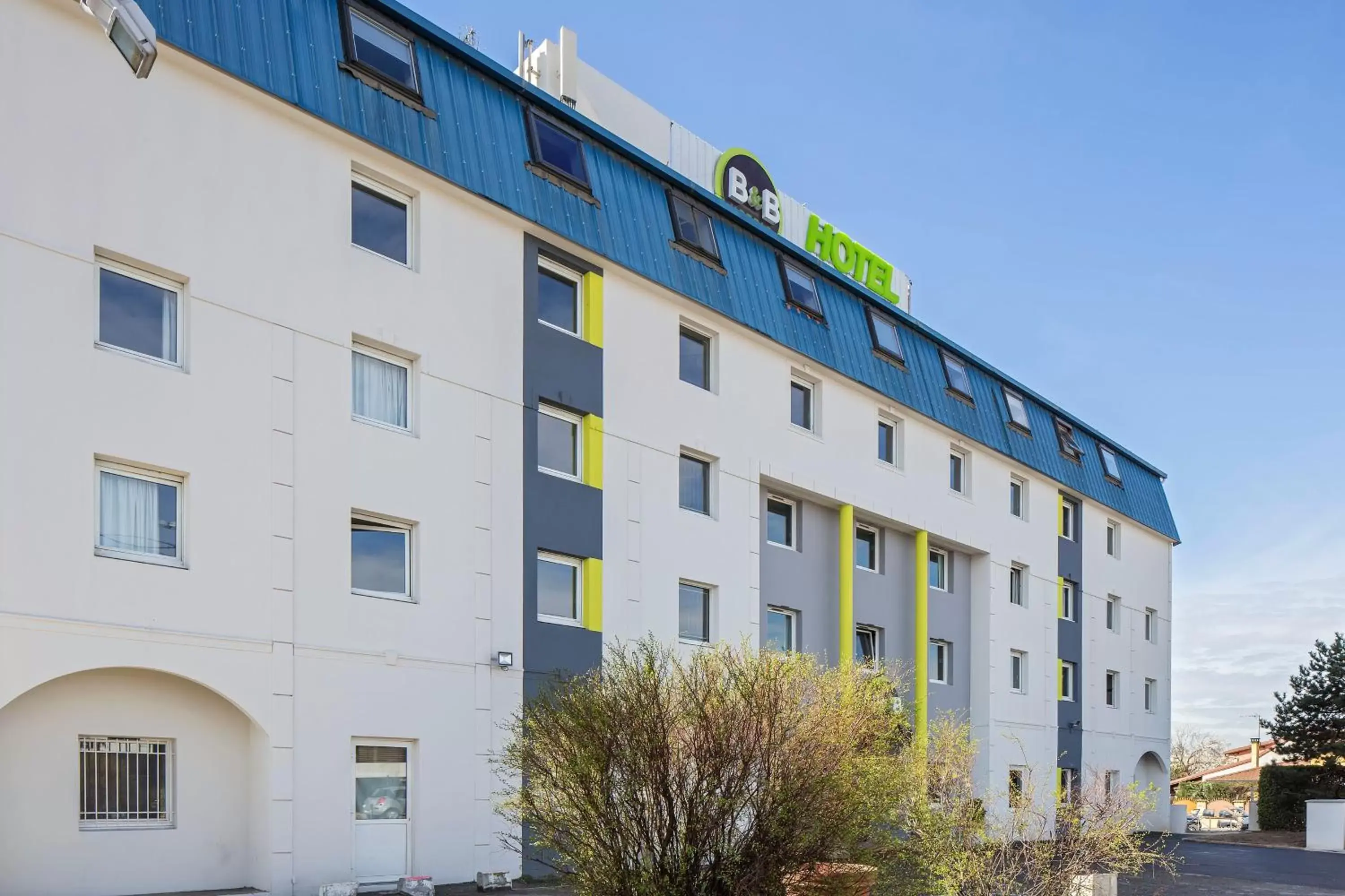 Facade/entrance, Property Building in B&B HOTEL Lyon Grand Stade Meyzieu