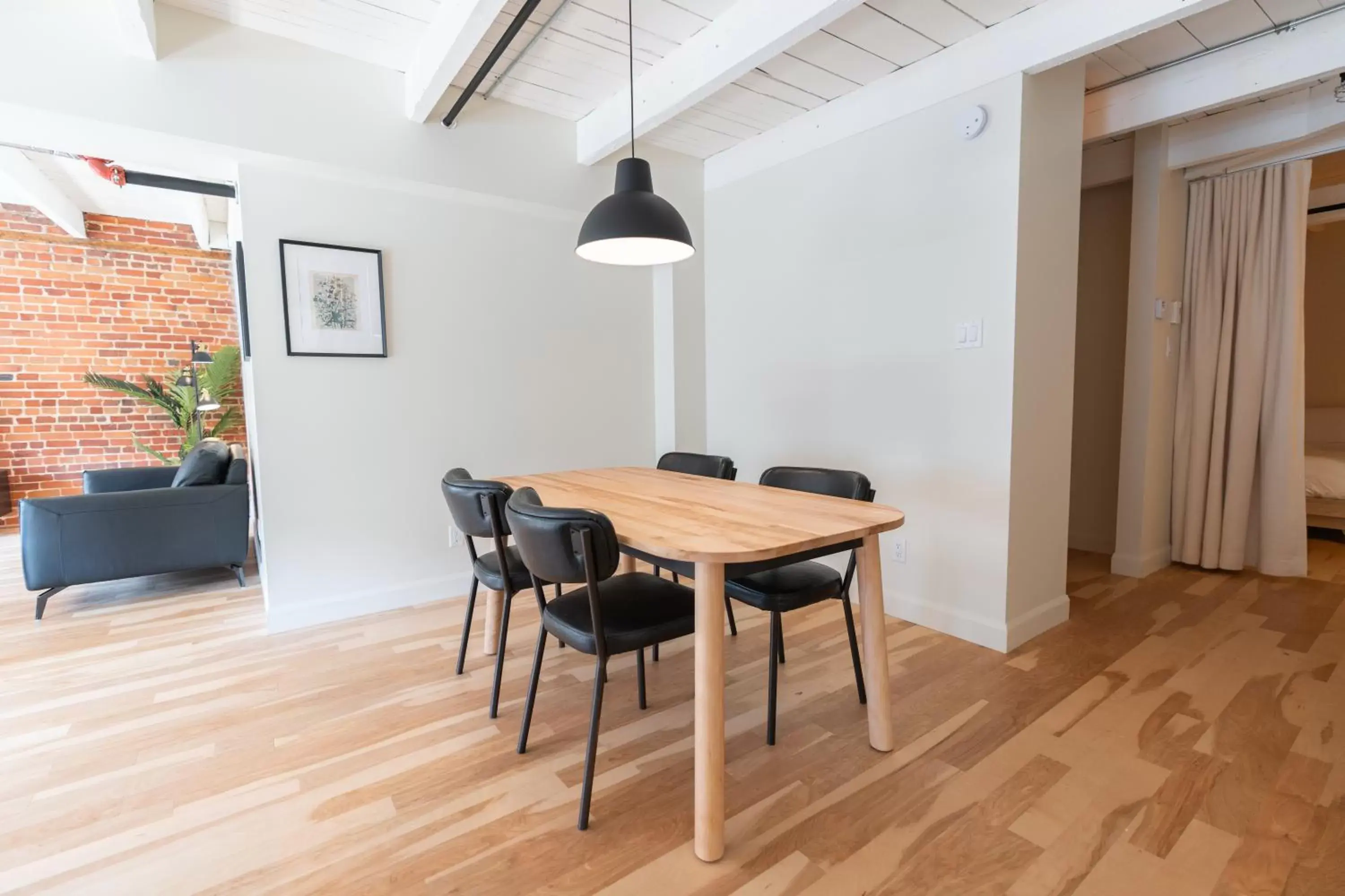 Dining Area in Les Lofts de la Barricade - Par les Lofts Vieux-Québec