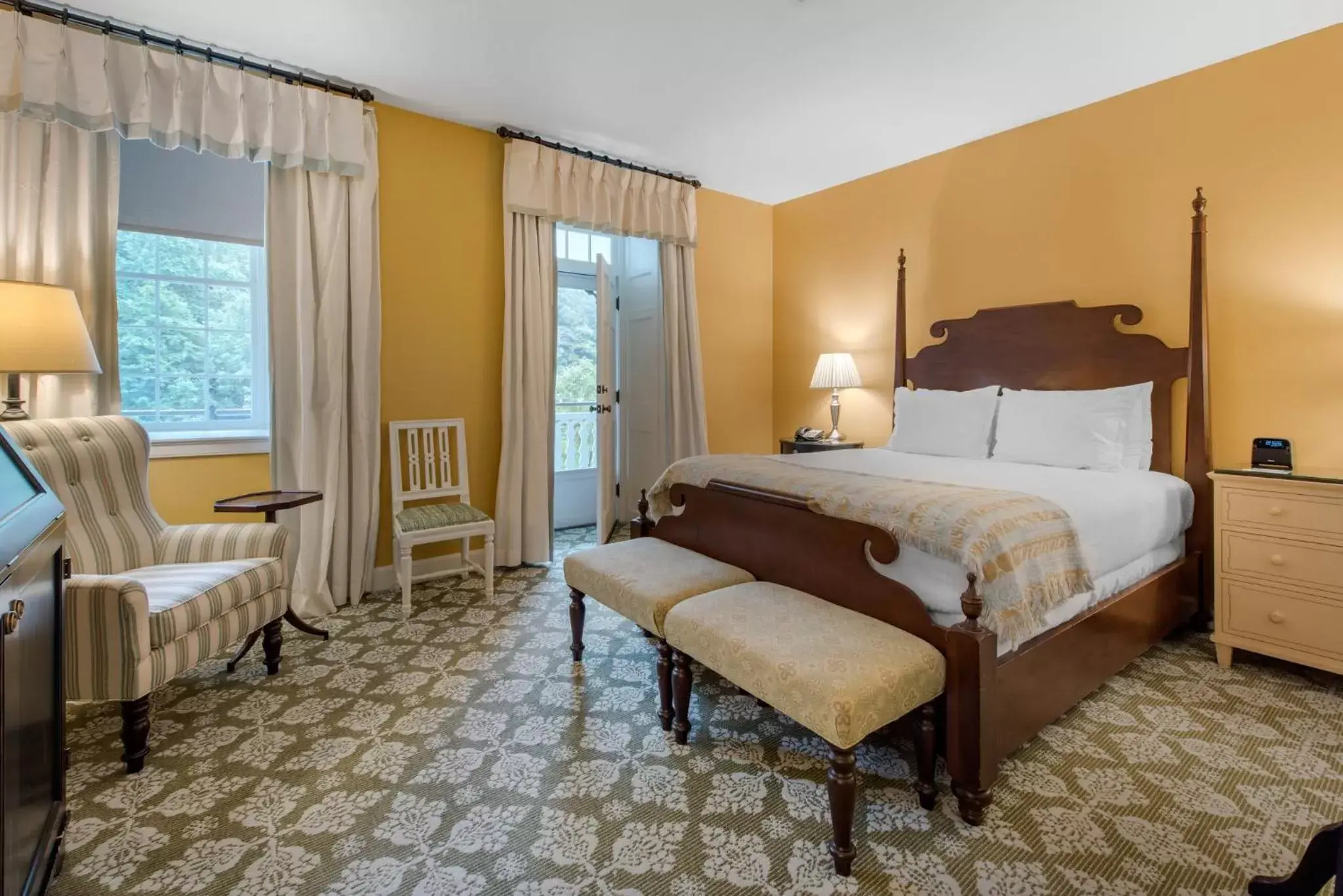 Photo of the whole room, Bed in Omni Bedford Springs Resort