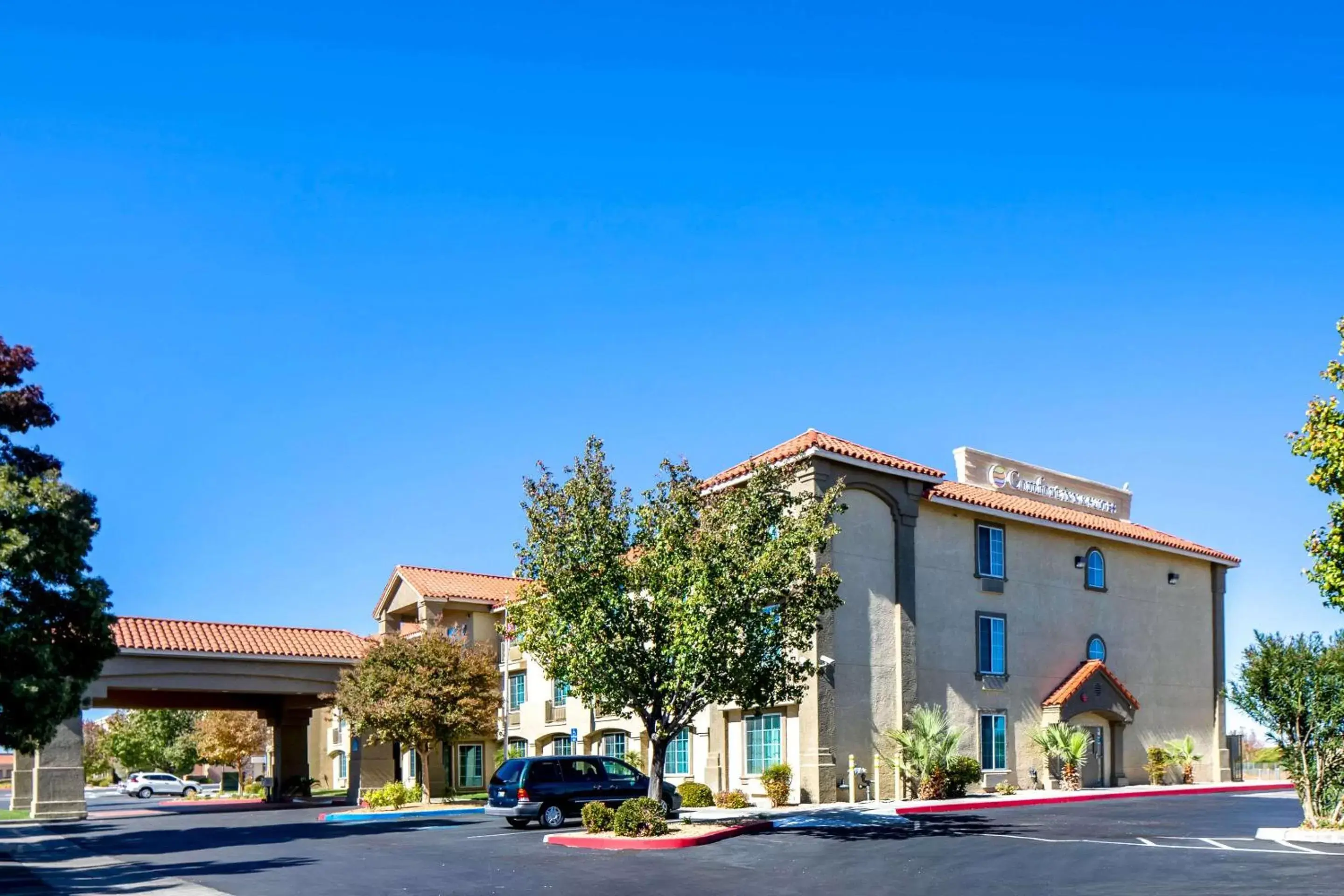 Property Building in Comfort Inn & Suites Lancaster Antelope Valley