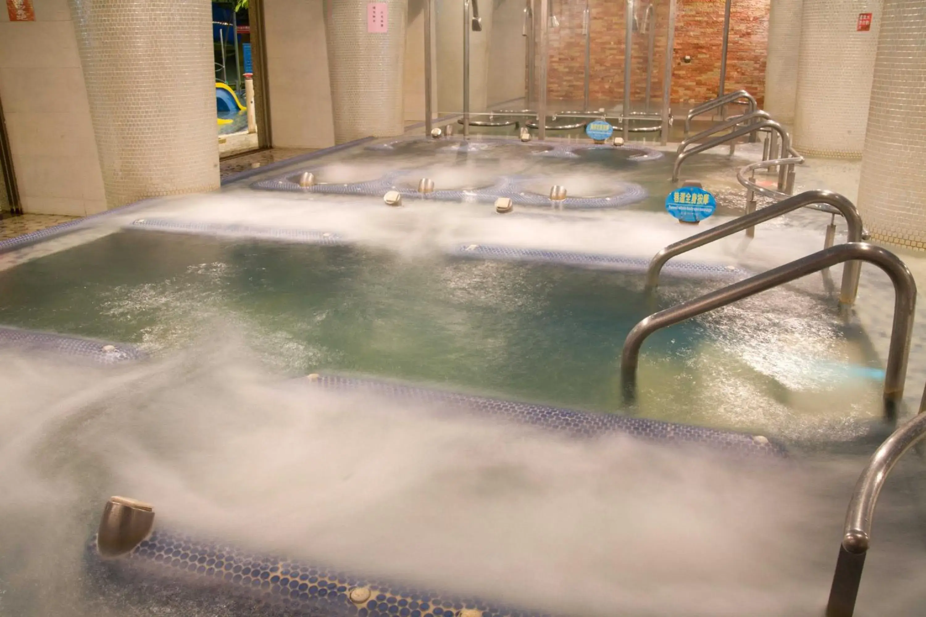 Hot Spring Bath, Swimming Pool in Art Spa Hotel