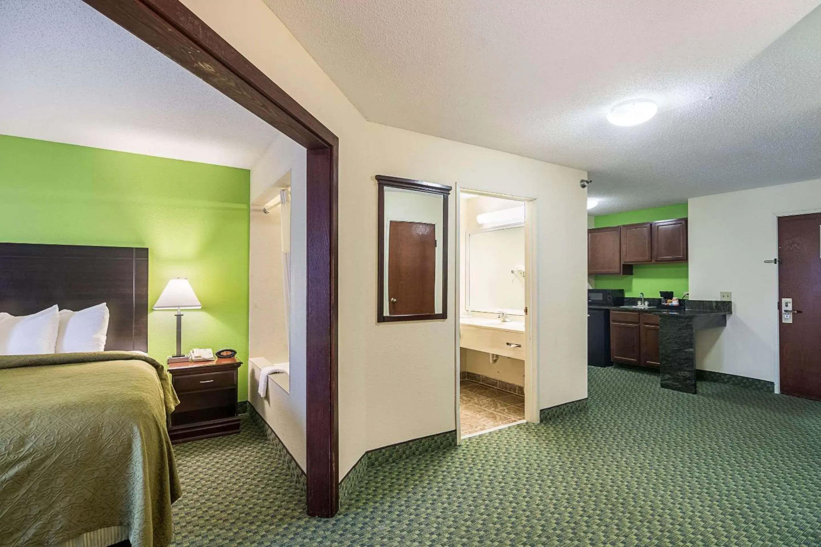 Photo of the whole room in Quality Inn and Suites Harvey