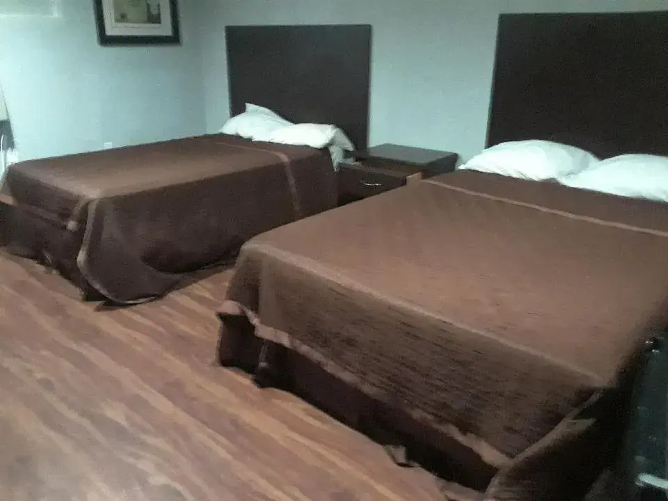Bed in Richmond Motel