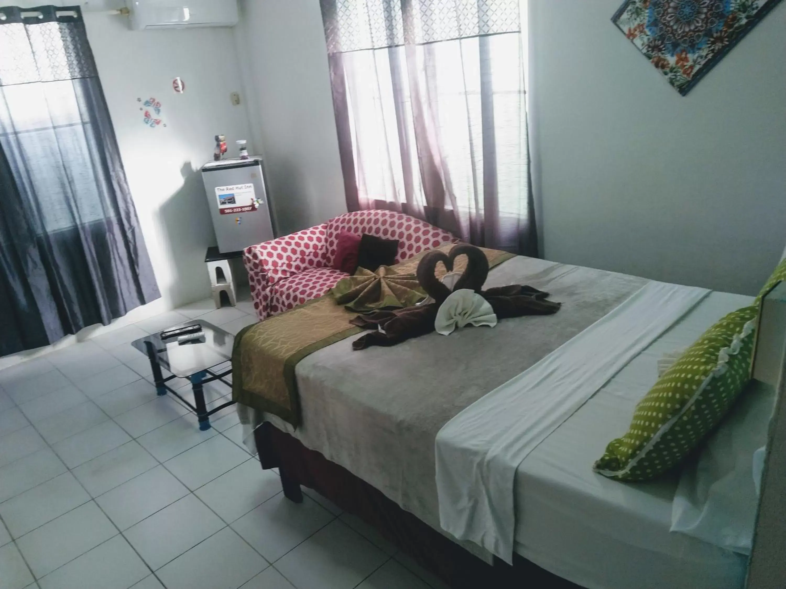 Bed in The Red Hut Inn Bed in The Red Hut Inn