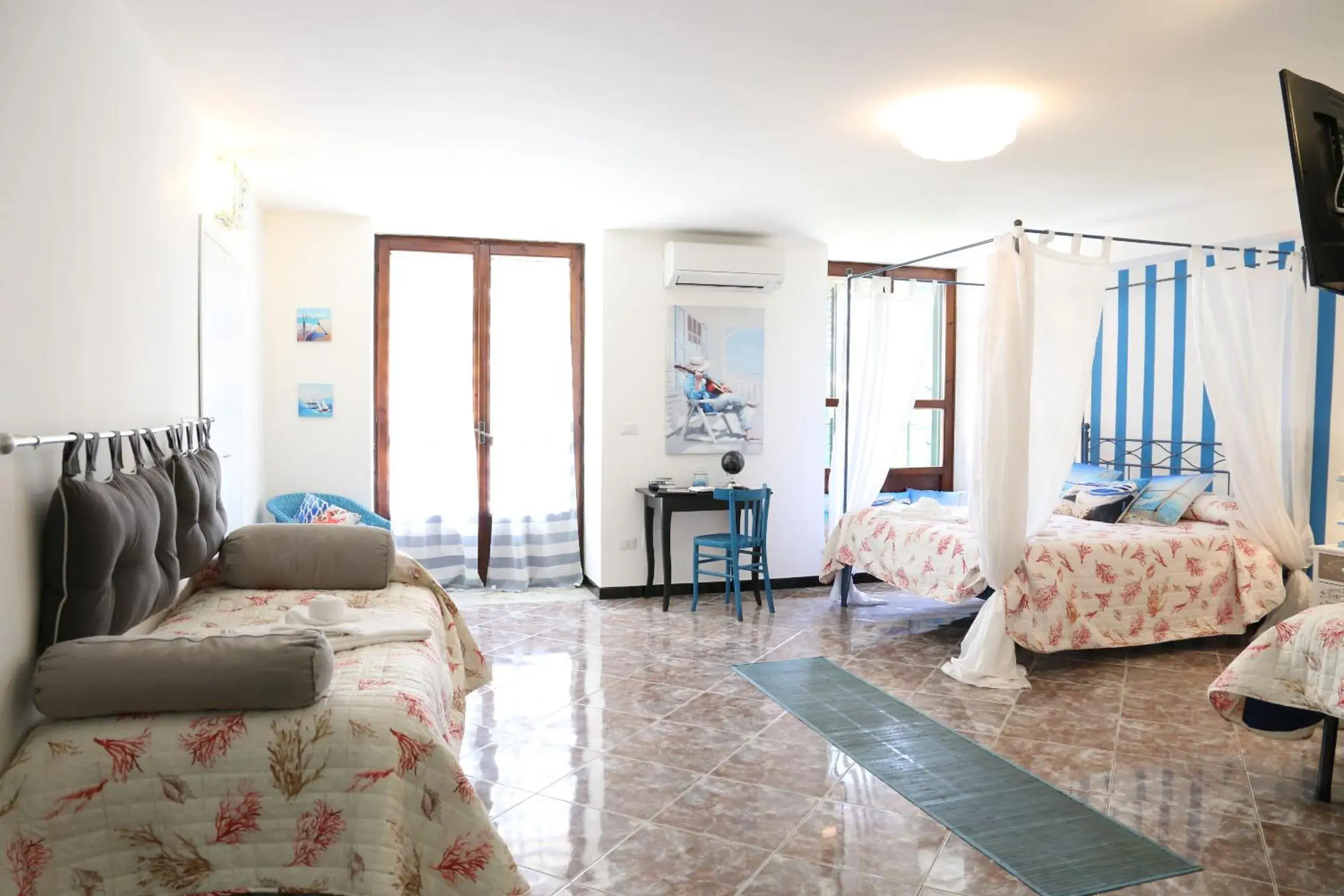 Bedroom, Seating Area in Albergo Del Centro Storico