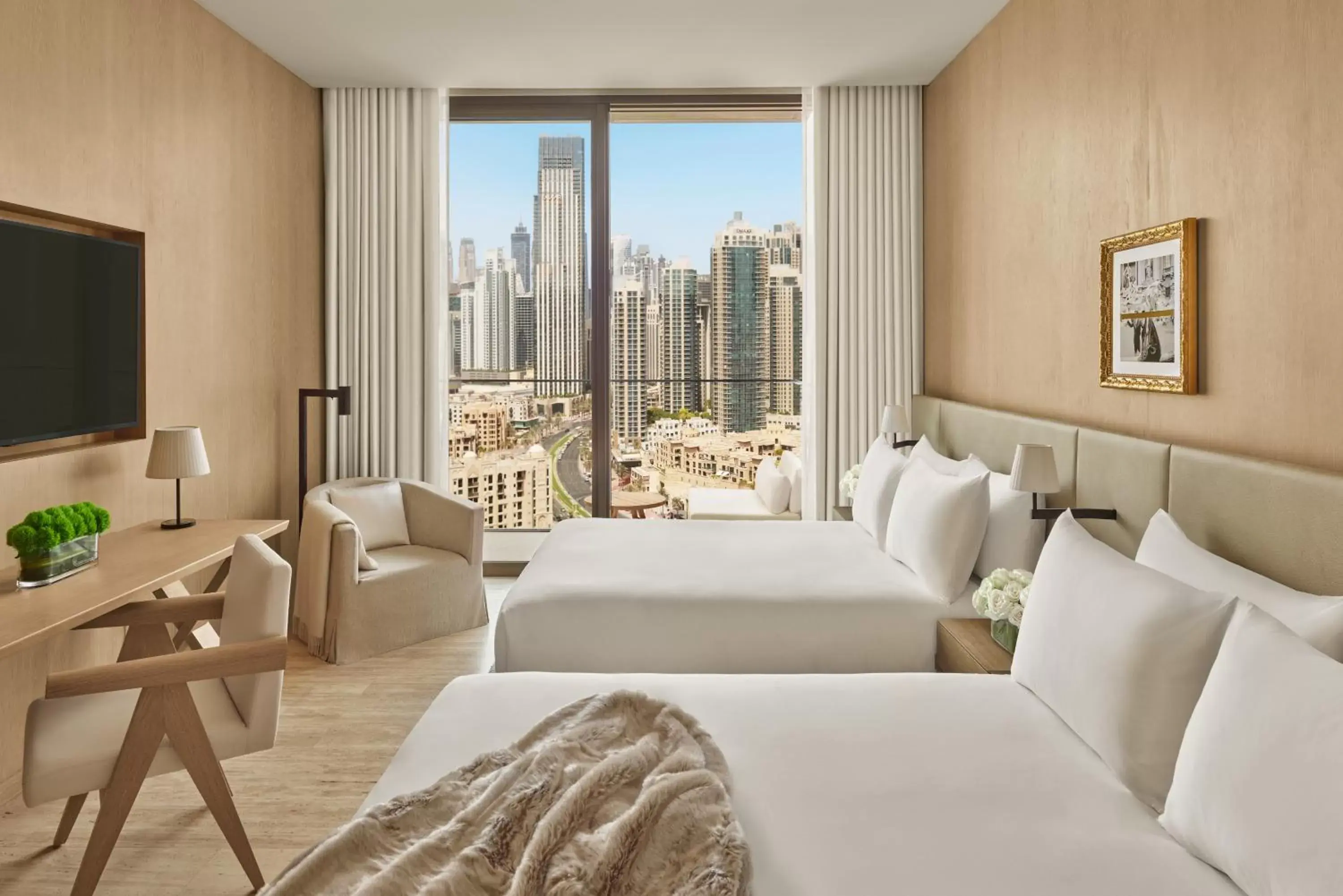 Bedroom, Seating Area in The Dubai EDITION