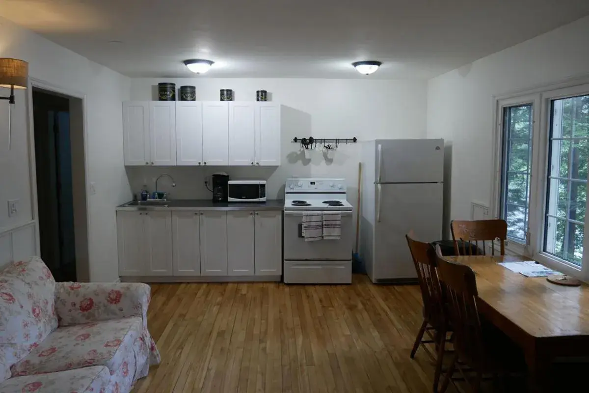 Kitchen/Kitchenette in Walker Lake Resort