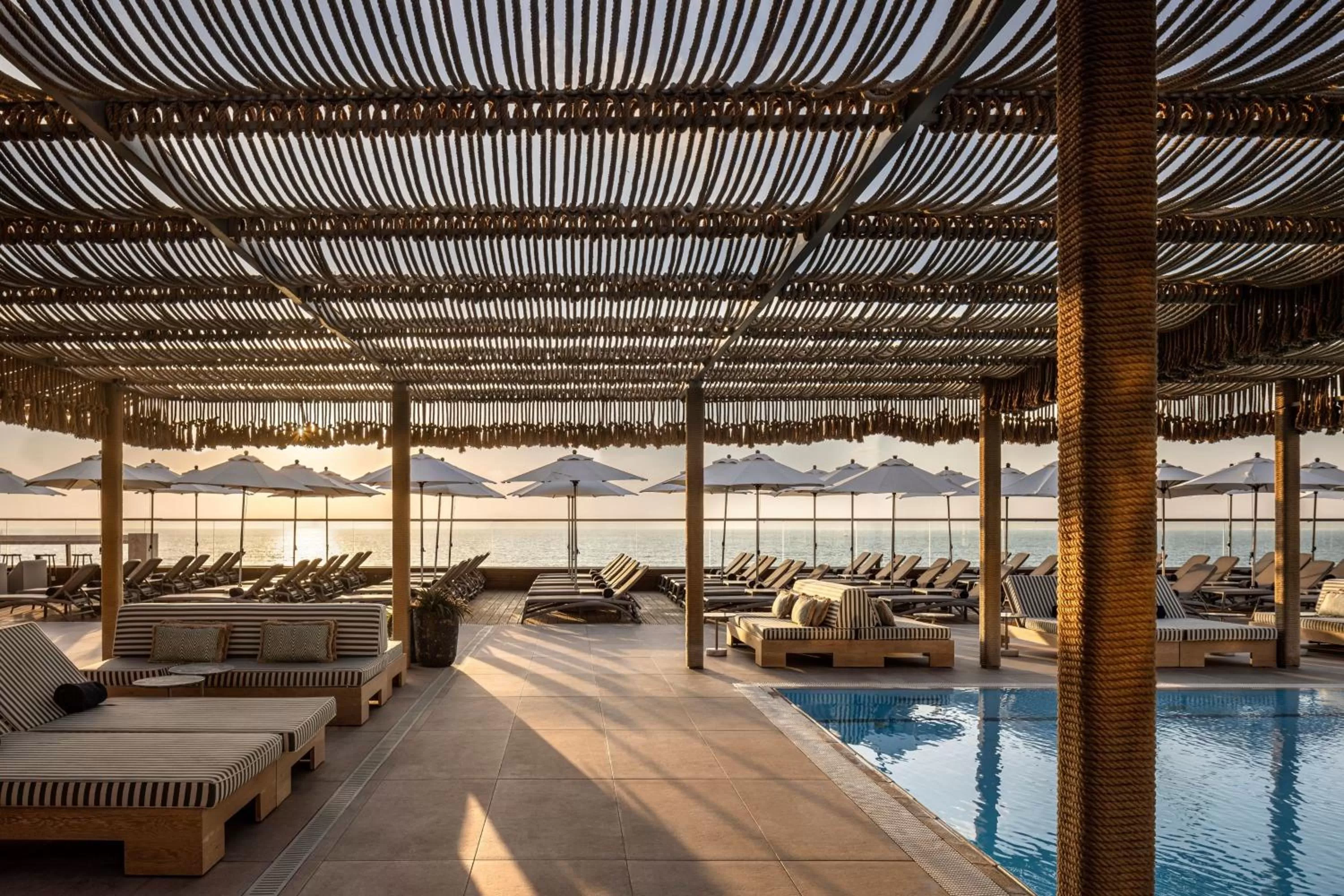 Swimming pool in Sheraton Grand Tel Aviv