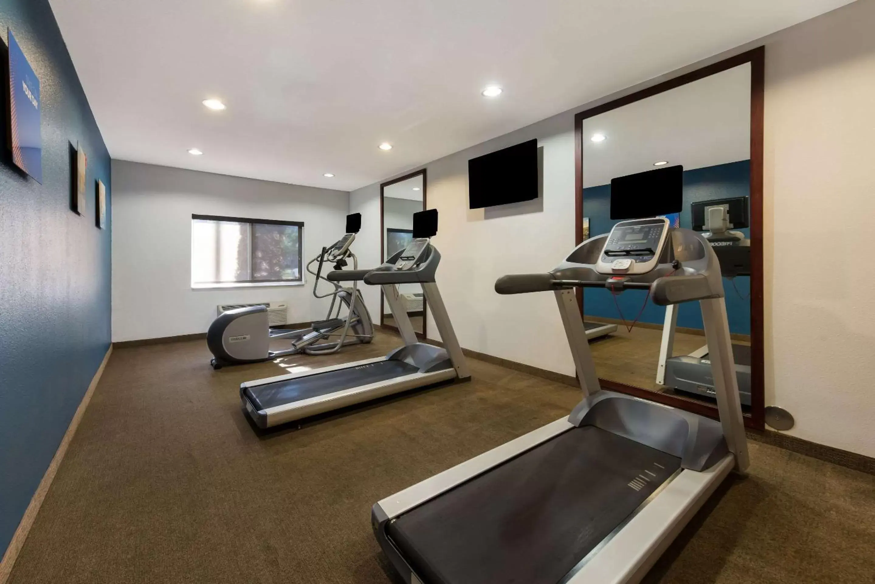 Fitness centre/facilities, Fitness Center/Facilities in Comfort Inn East Wichita