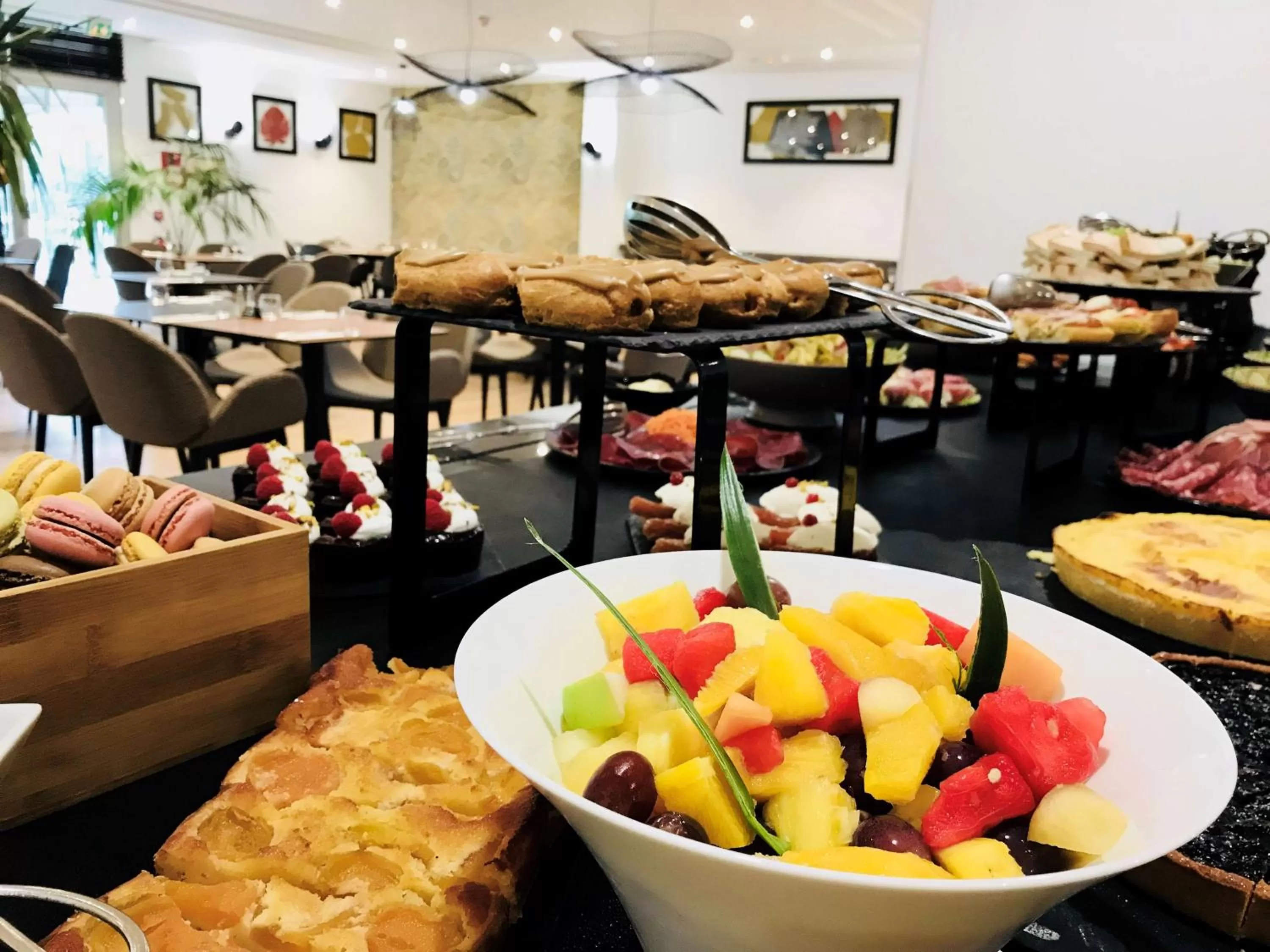 Restaurant/places to eat in Hotel Inn Paris CDG Airport