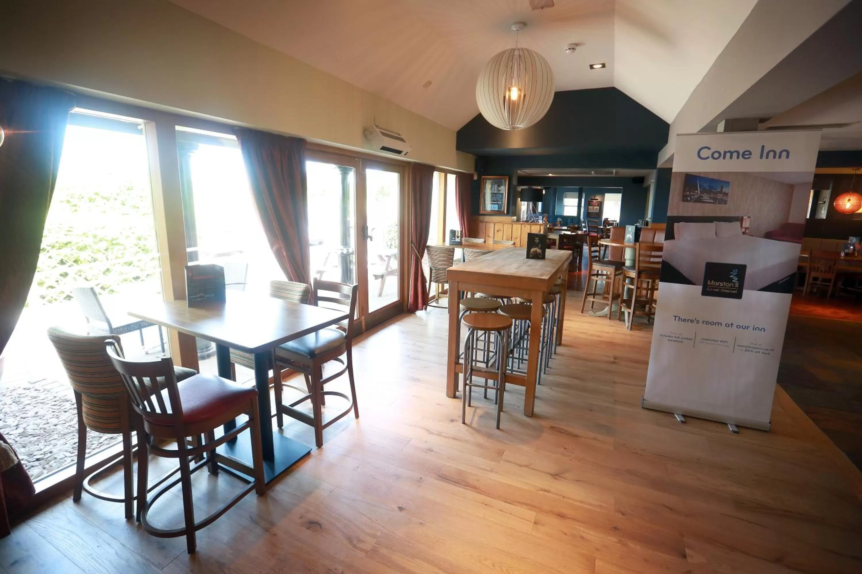 Food and drinks in Willows, Blackburn by Marston's Inn