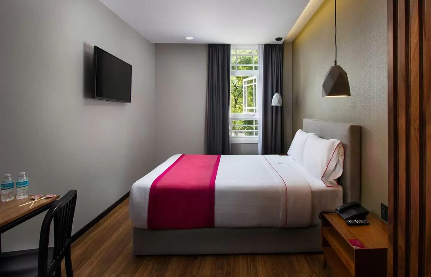 TV and multimedia, Bed in Hotel MX mas reforma CDMX, Trademark Collection by Wyndham