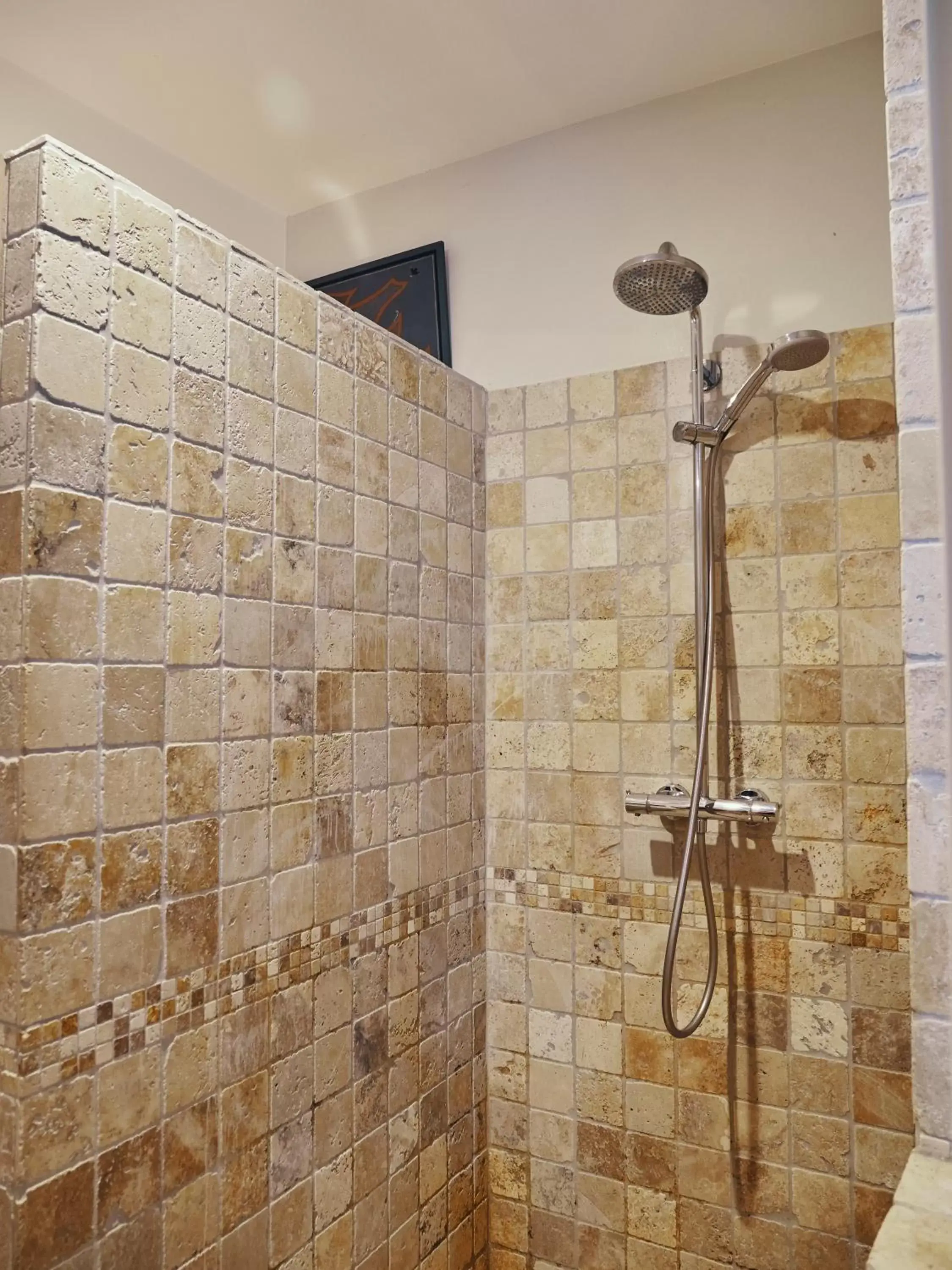 Shower, Bathroom in Alcôve Marine