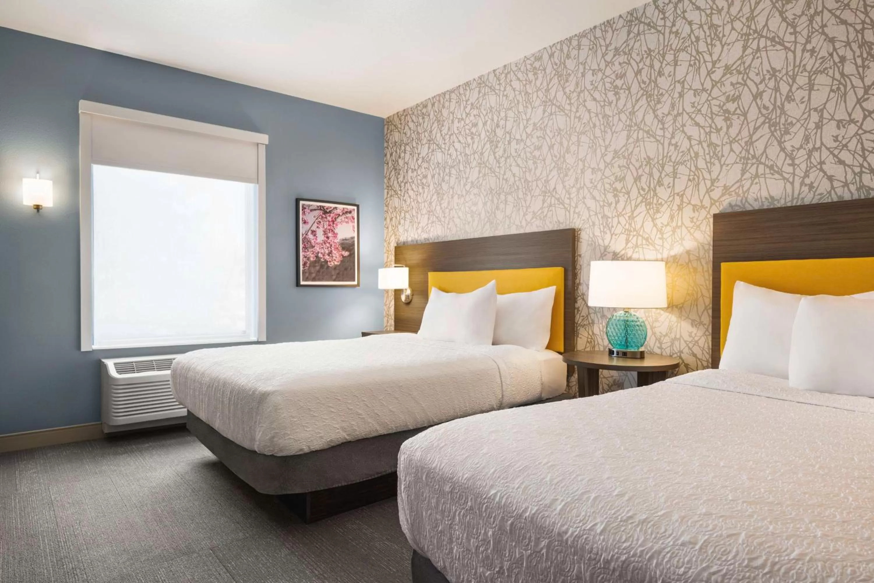 Bed in Home2 Suites By Hilton Colorado Springs I-25 Central