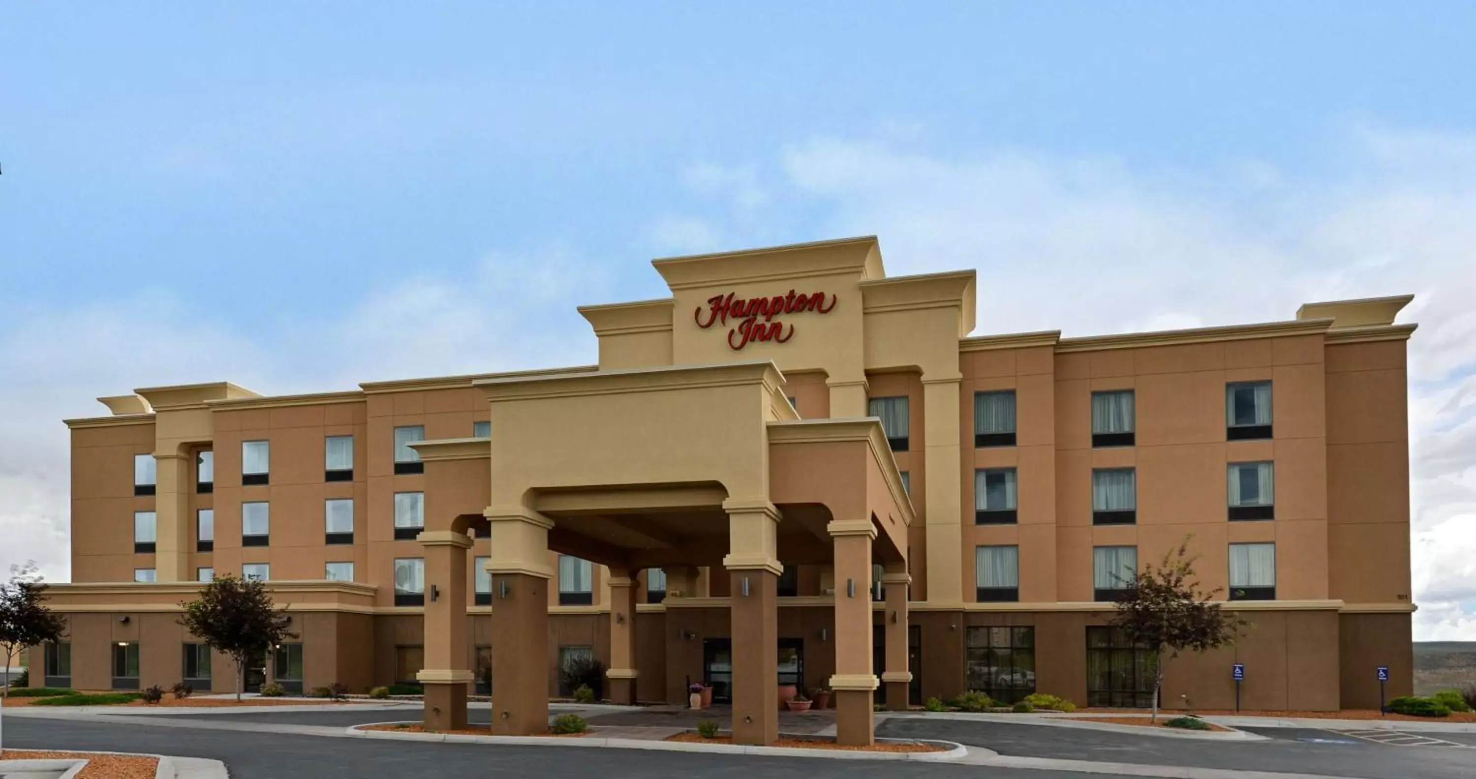 Property building in Hampton Inn Evanston Property building in Hampton Inn Evanston