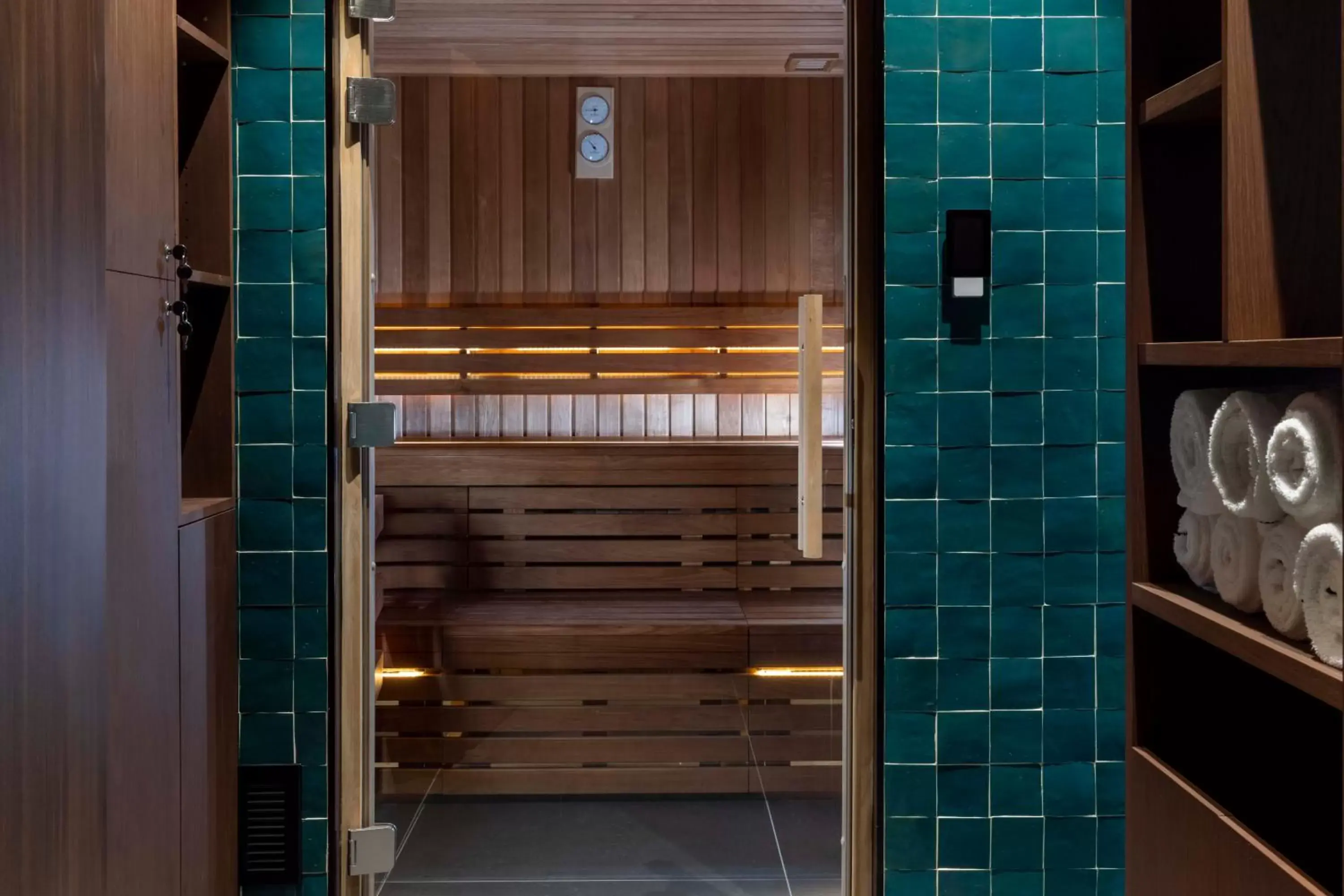 Sauna, Bathroom in Victoria Palace Hotel