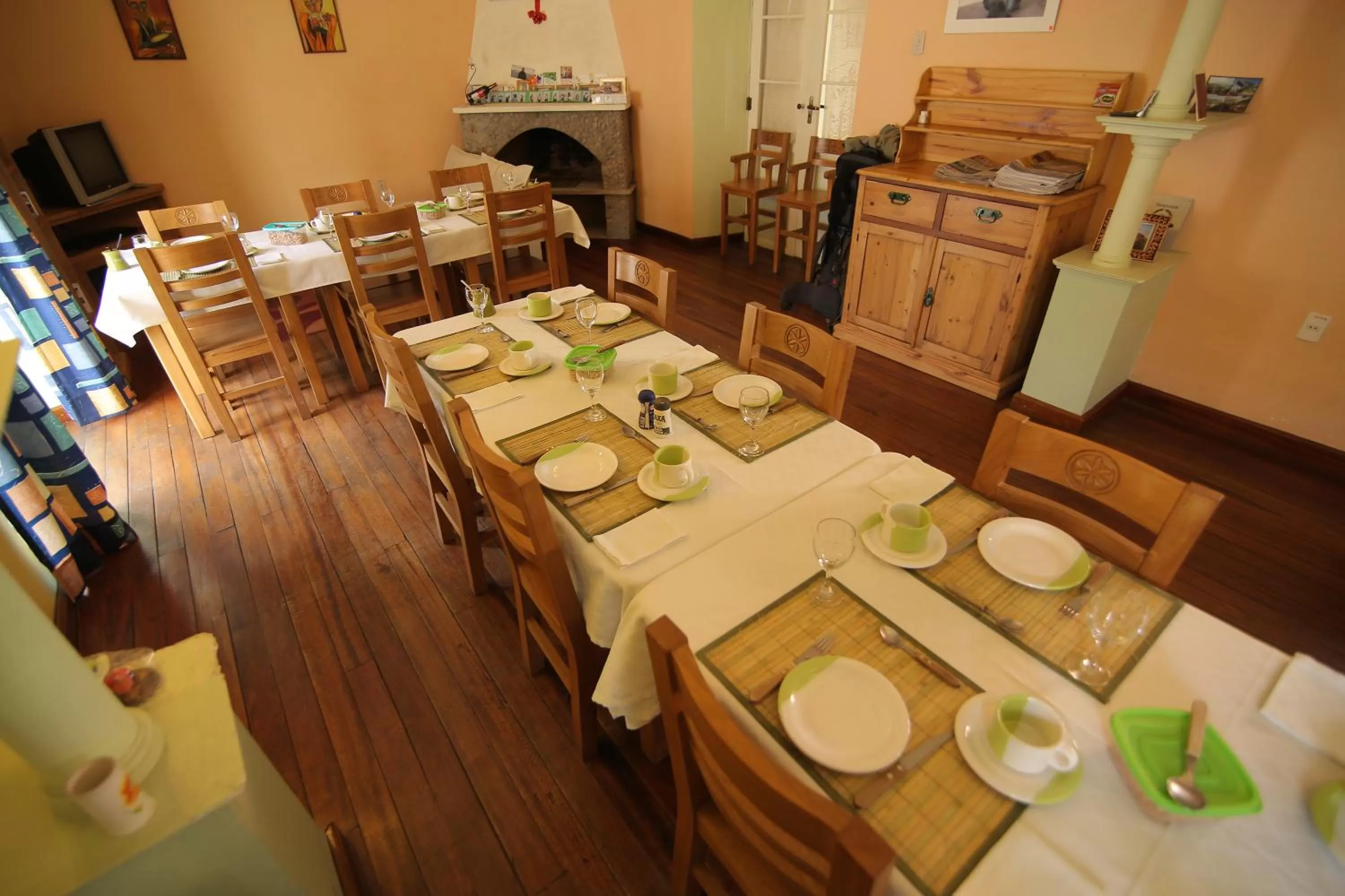 Property building, Restaurant/Places to Eat in Casa Verde B&B