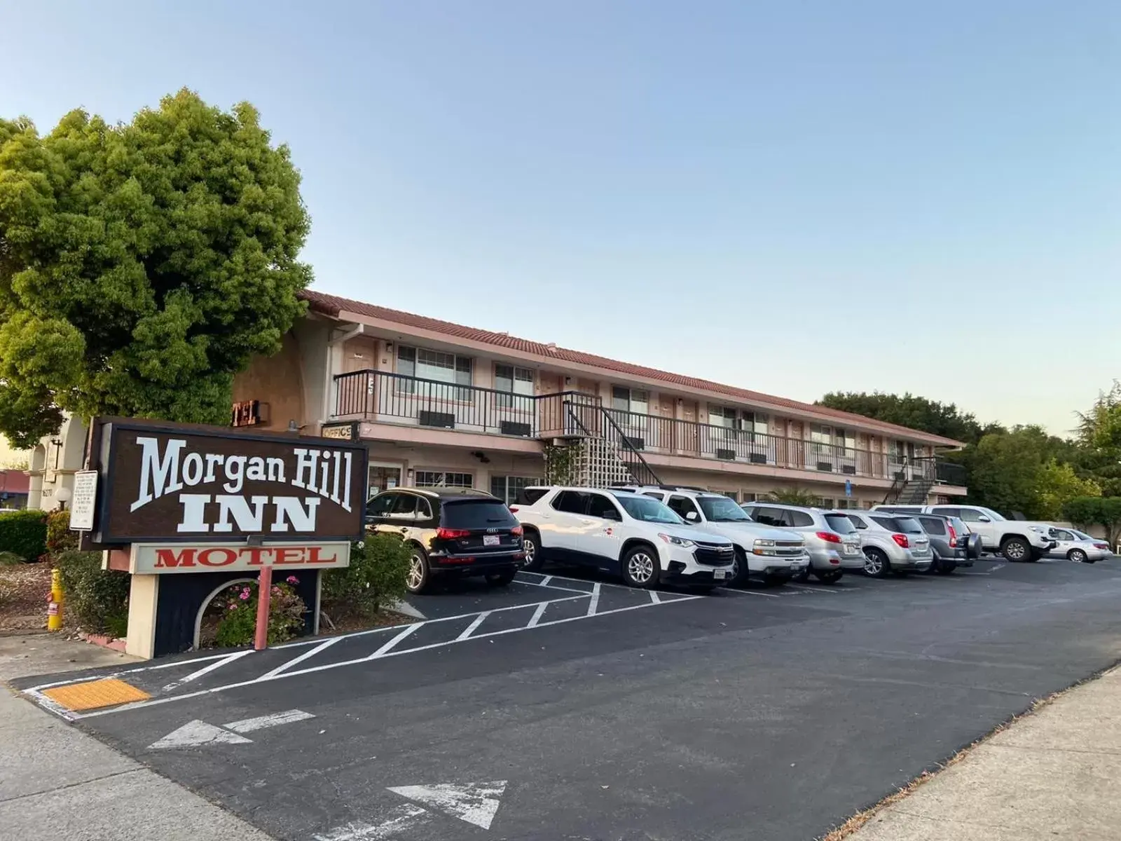 Property building in Morgan Hill Inn