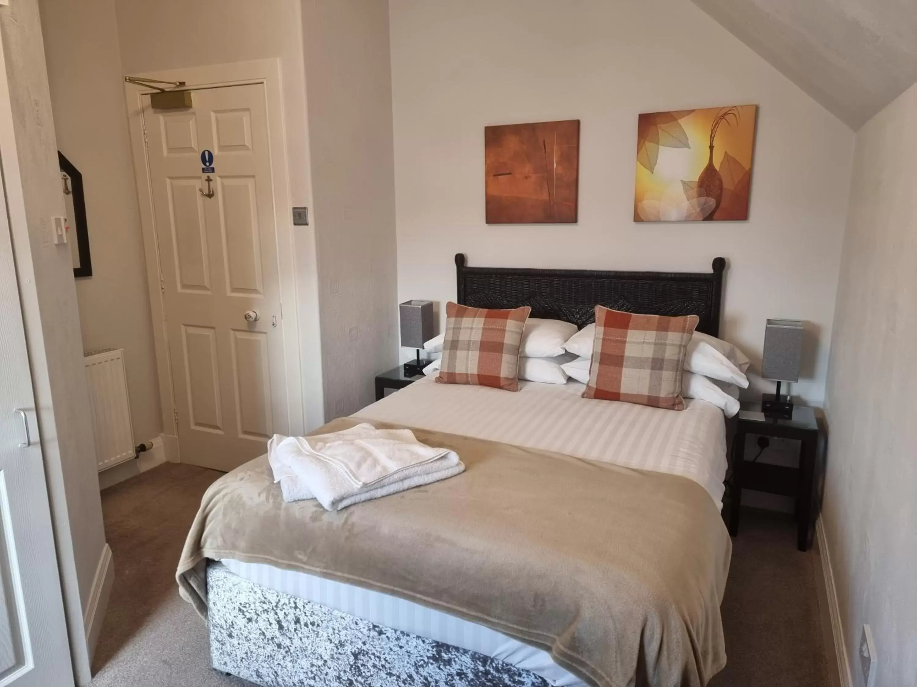 Double Room with En-Suite in St Leonards Guest House