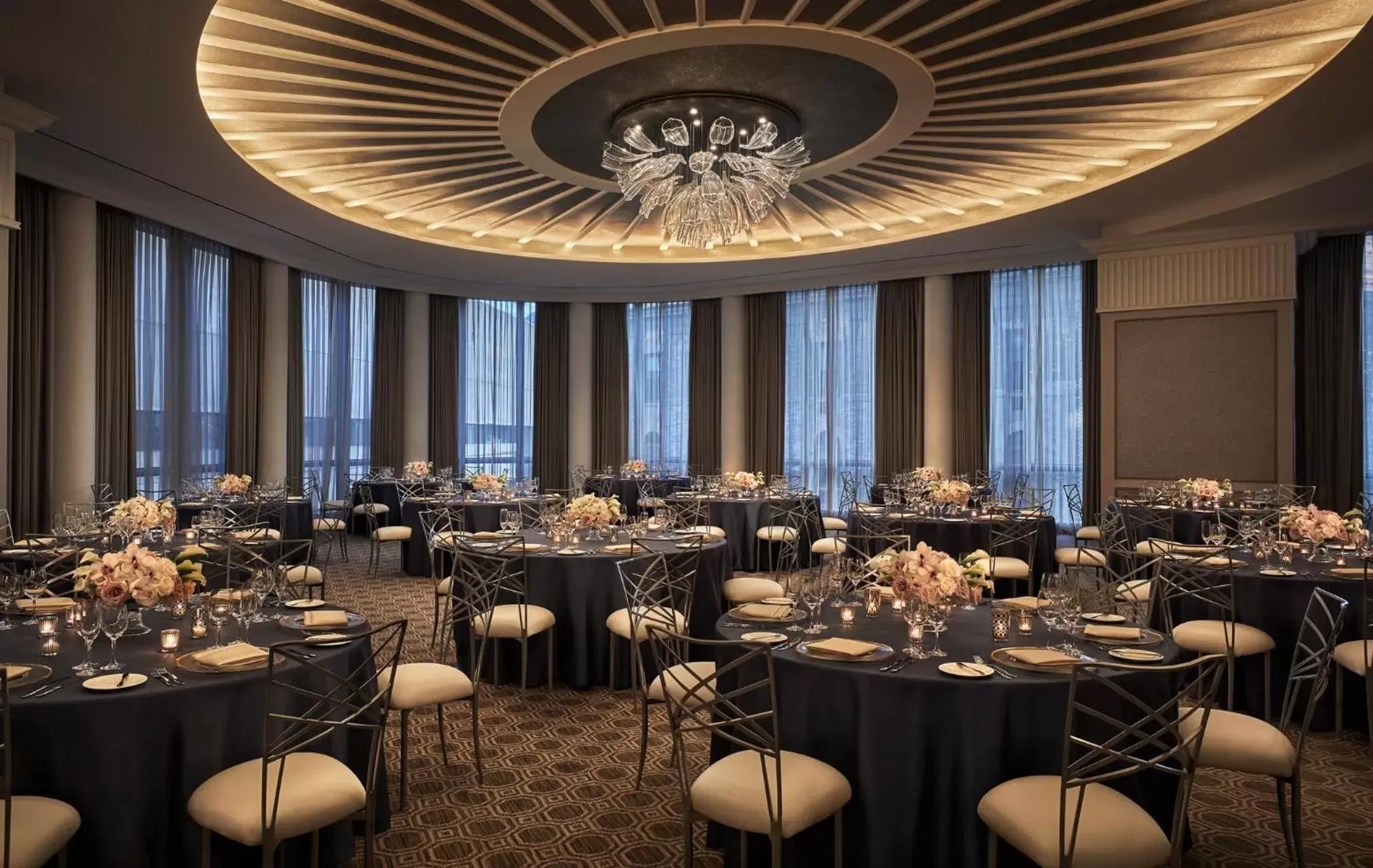 Banquet/Function facilities, Restaurant/Places to Eat in Four Seasons Hotel One Dalton Street, Boston