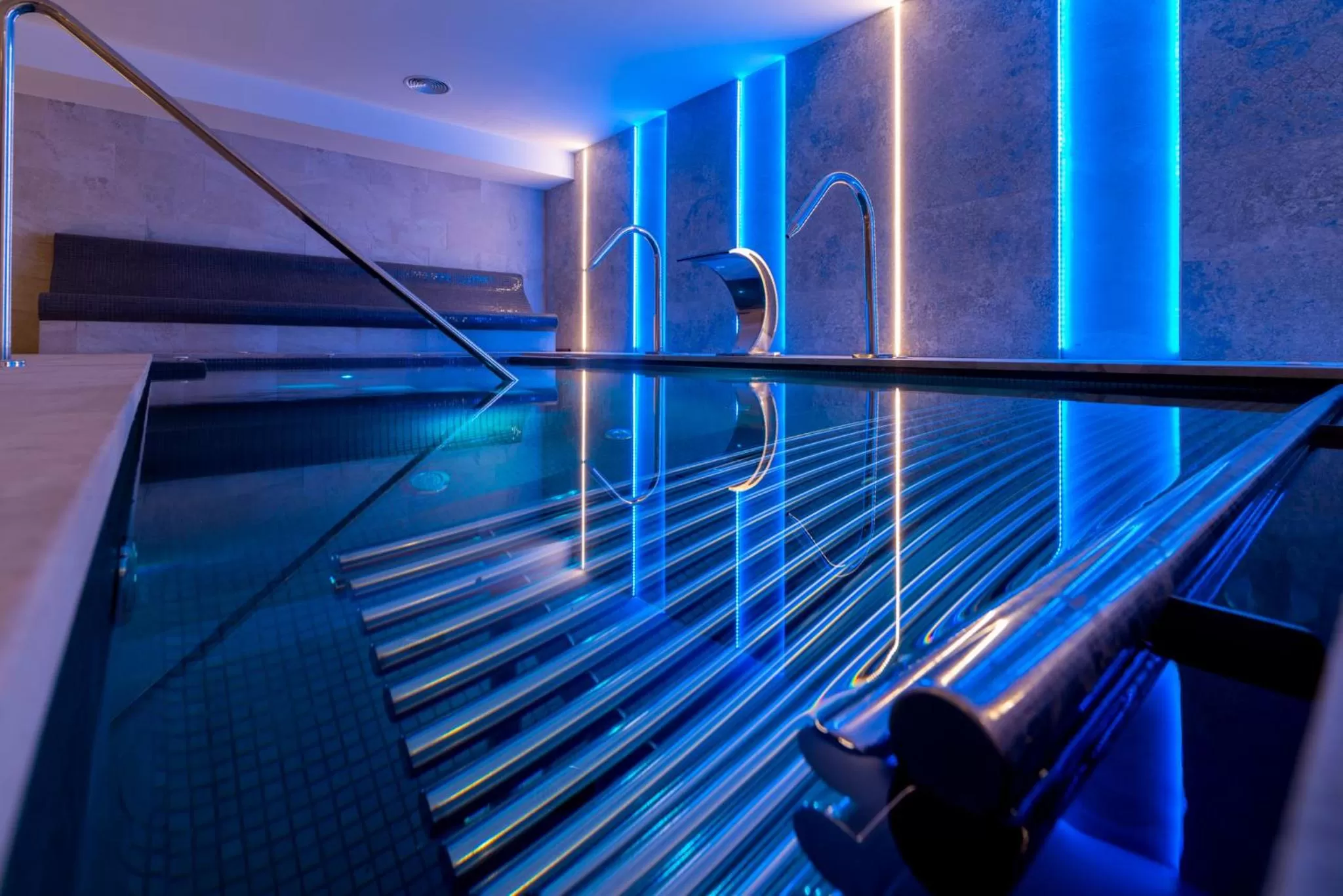 Hot Tub in L'Azure Hotel 4* Sup