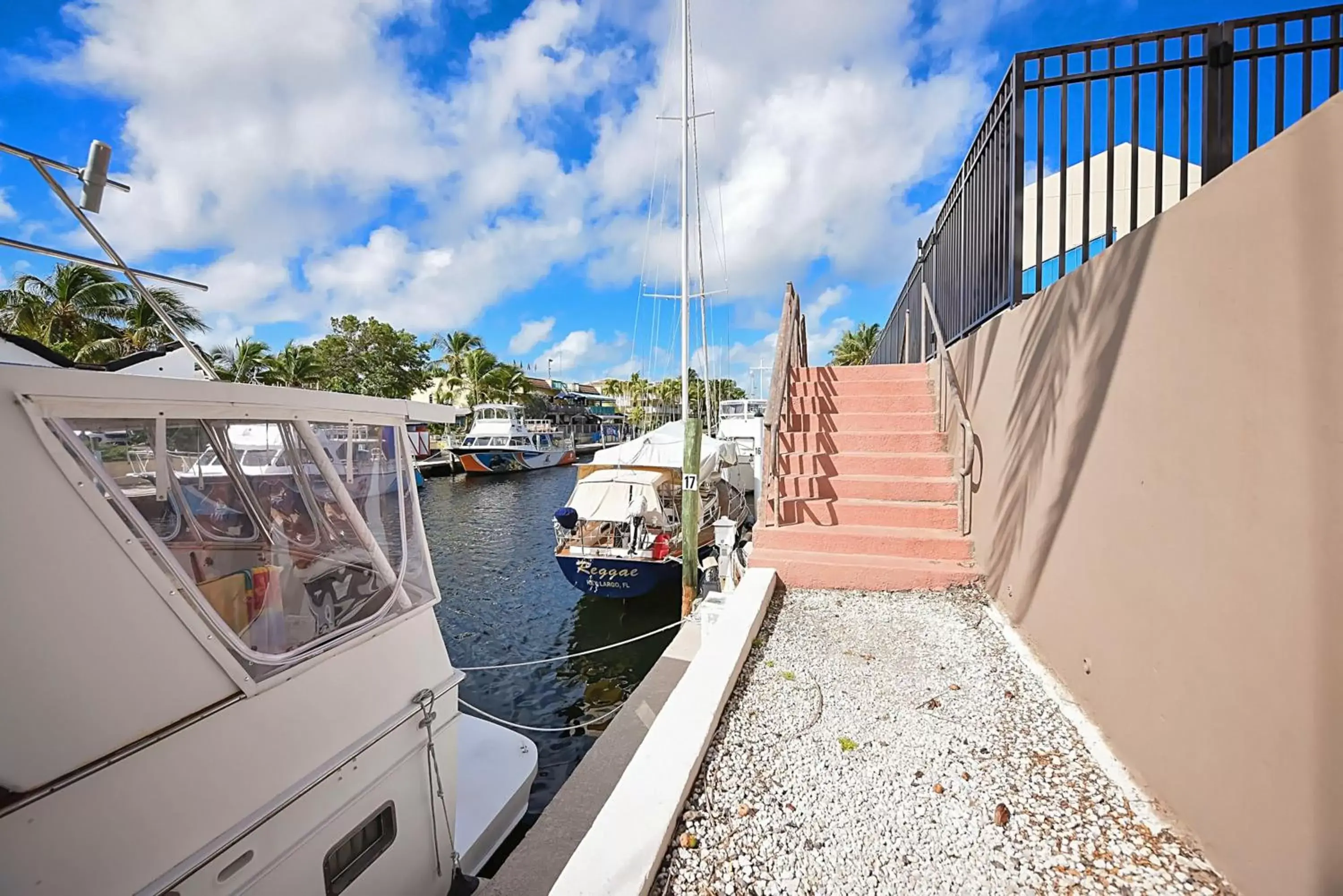 Balcony/Terrace in Waterside Suites and Marina