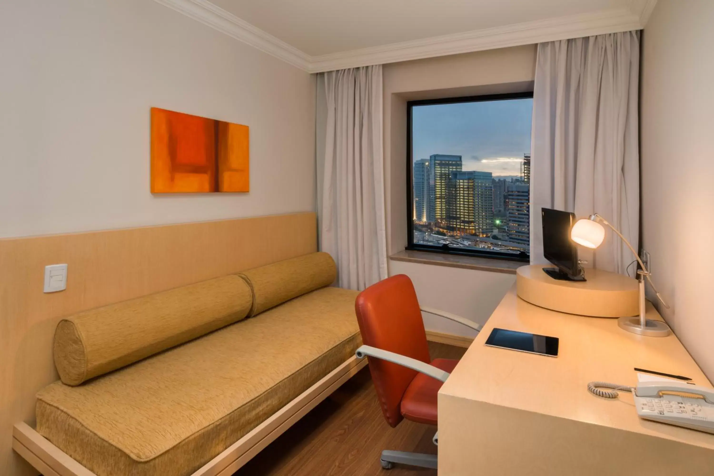 Bedroom, Seating Area in Blue Tree Premium Morumbi