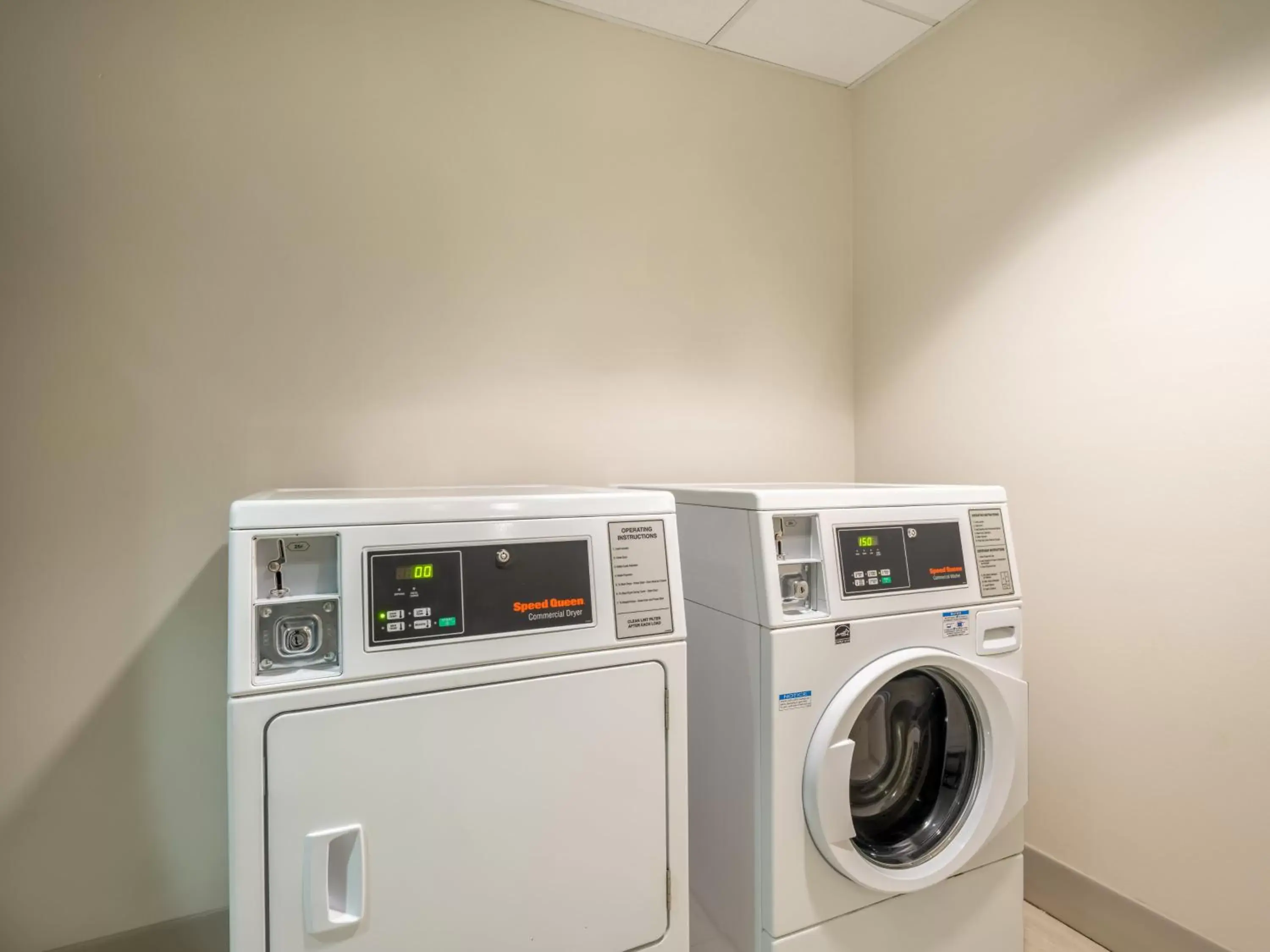 Other, Kitchen/Kitchenette in Holiday Inn Express Gas City, an IHG Hotel